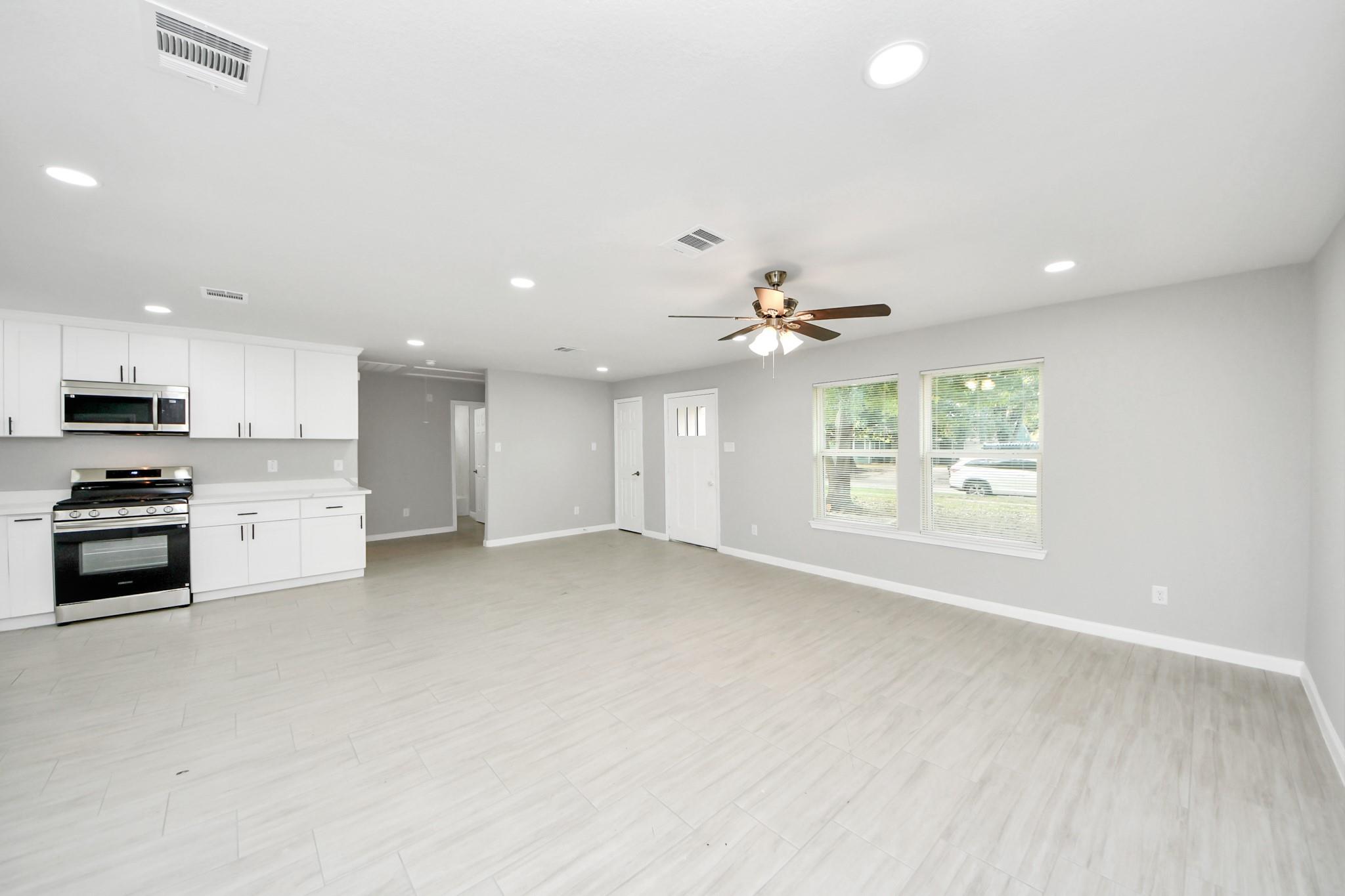 5823 Southgood Street