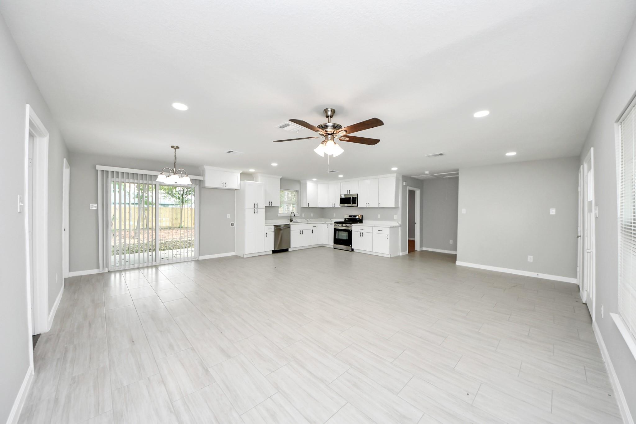 5823 Southgood Street