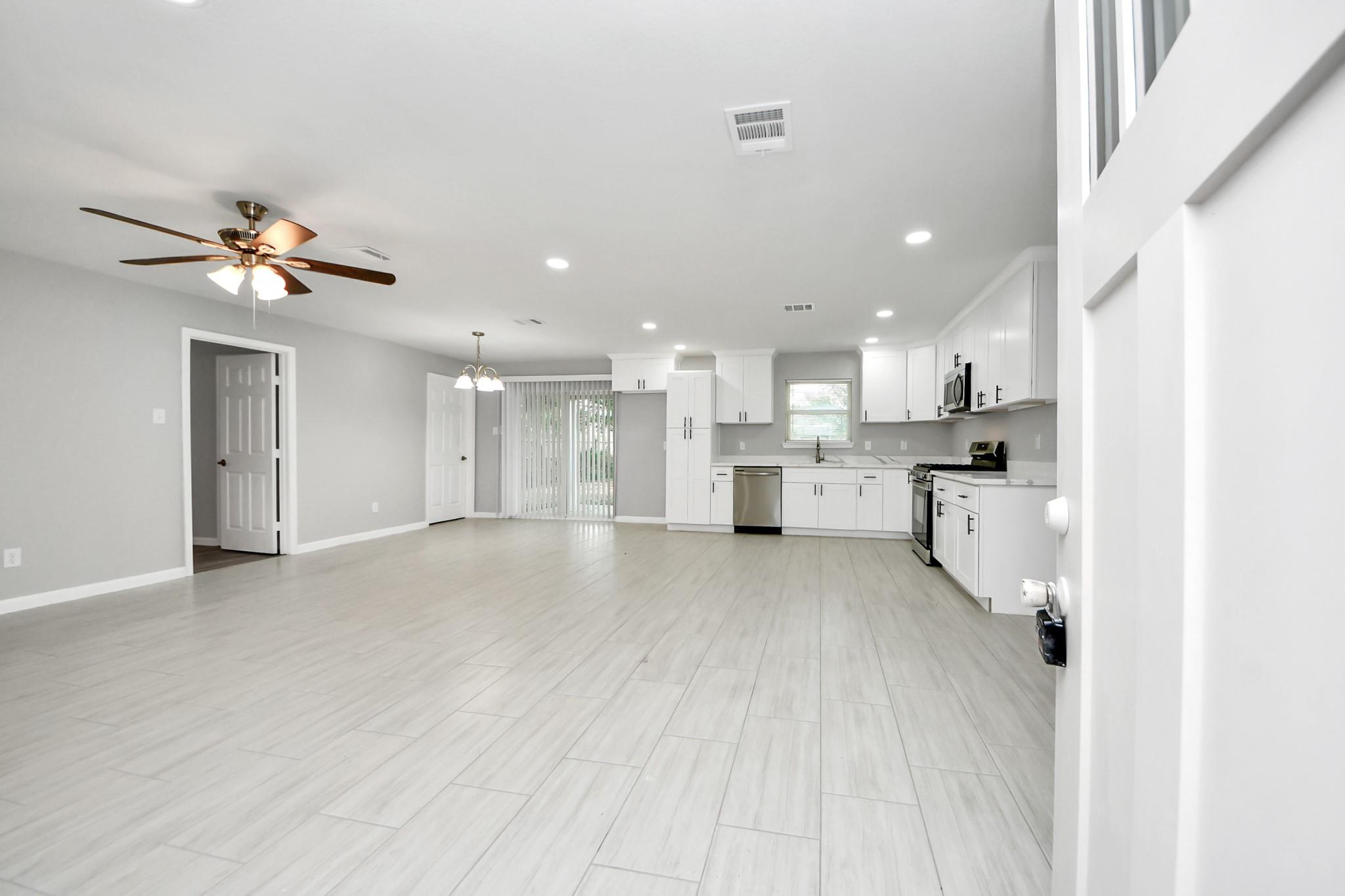 5823 Southgood Street