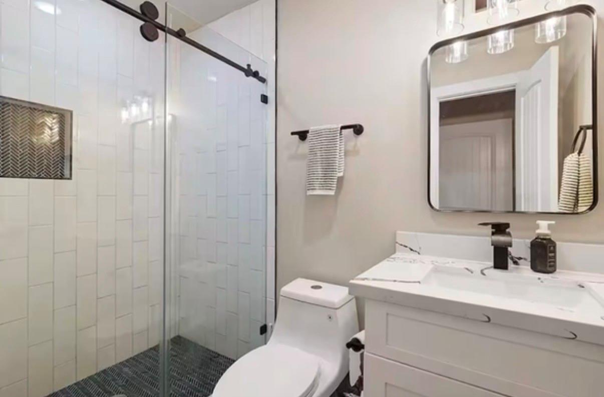 2406 Truxillo Street Unit: A LOWER