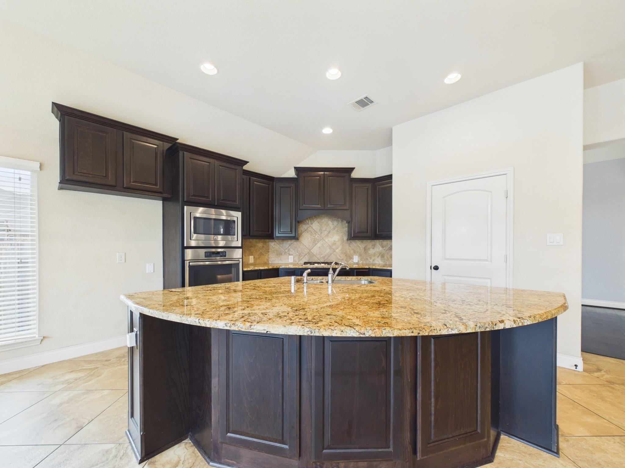 2807 Naples Park Lane