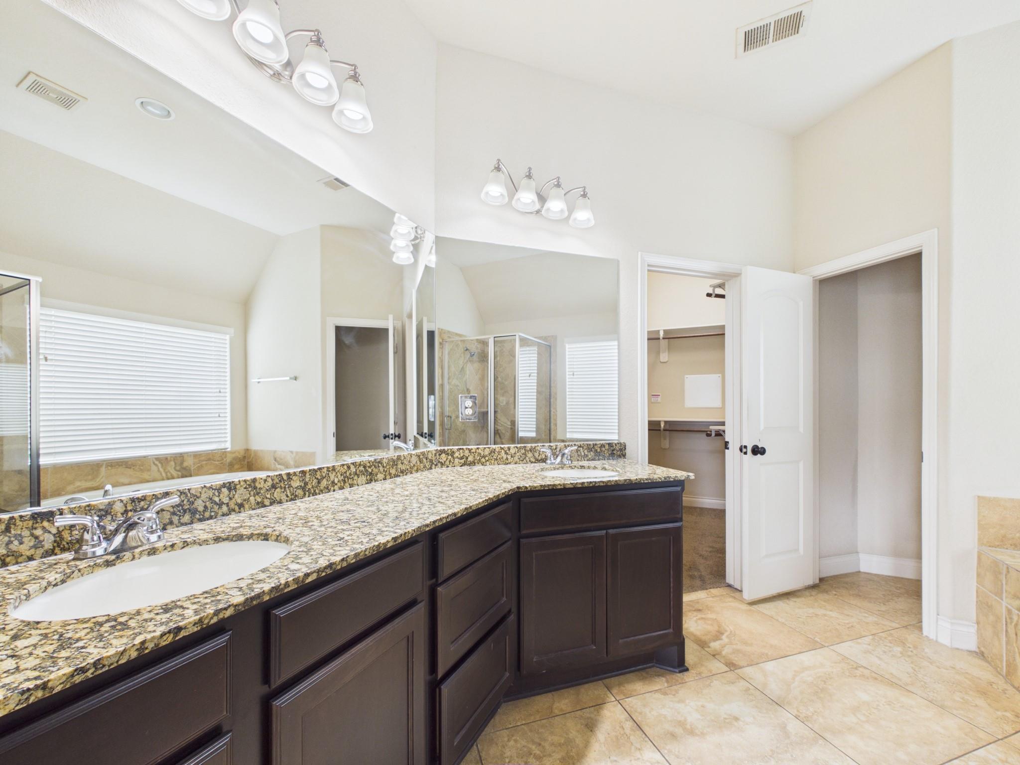 2807 Naples Park Lane