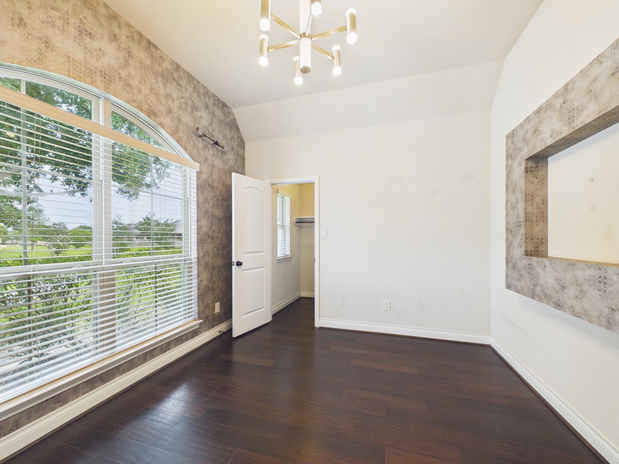2807 Naples Park Lane