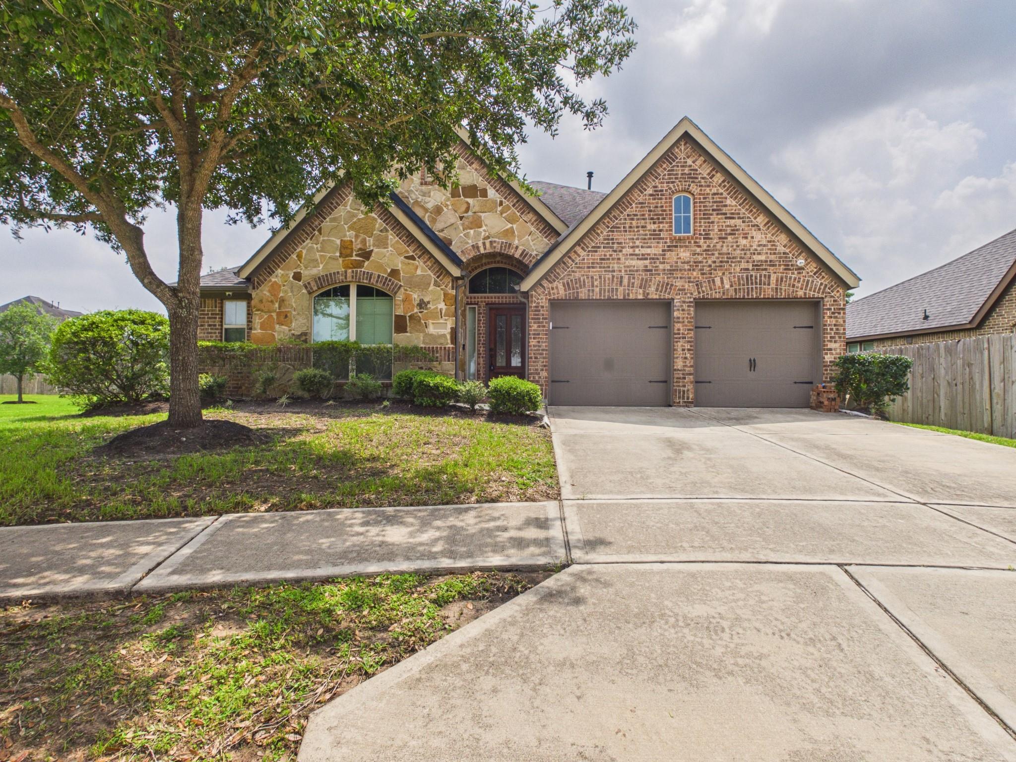 2807 Naples Park Lane