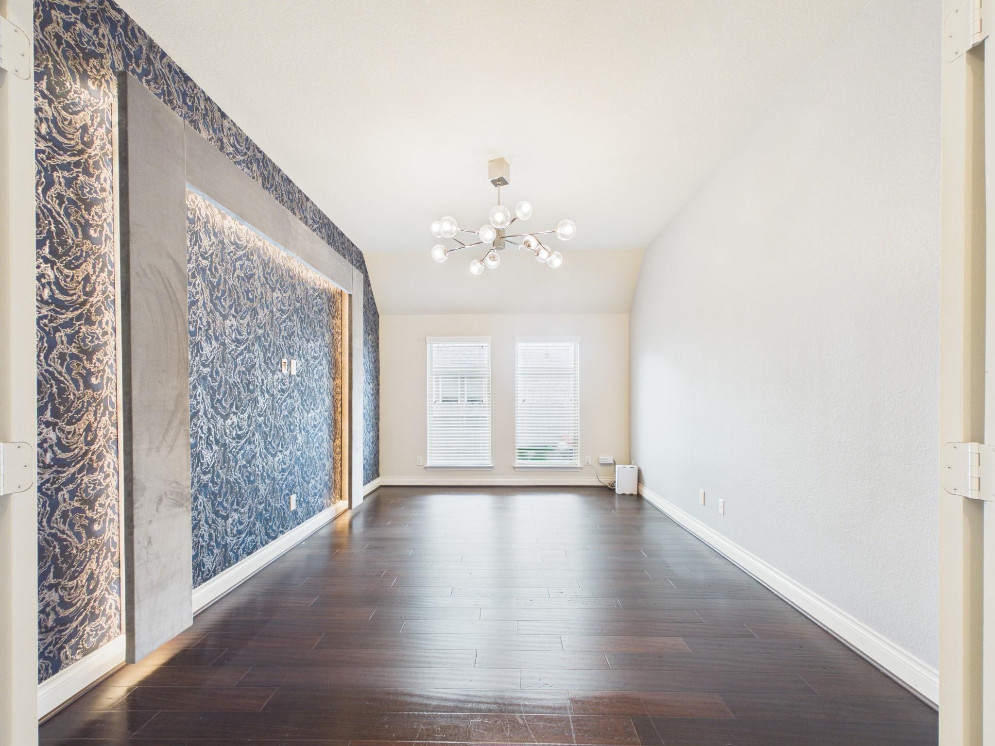2807 Naples Park Lane