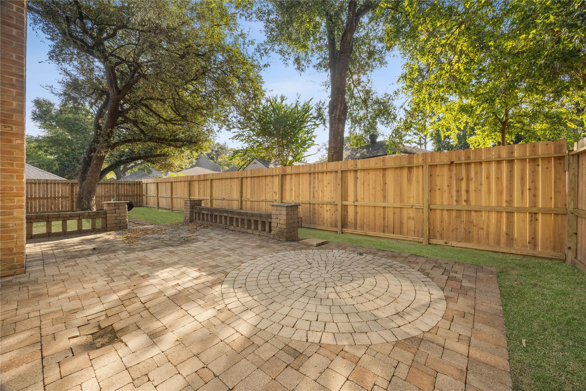 6611 Castle Lane Drive