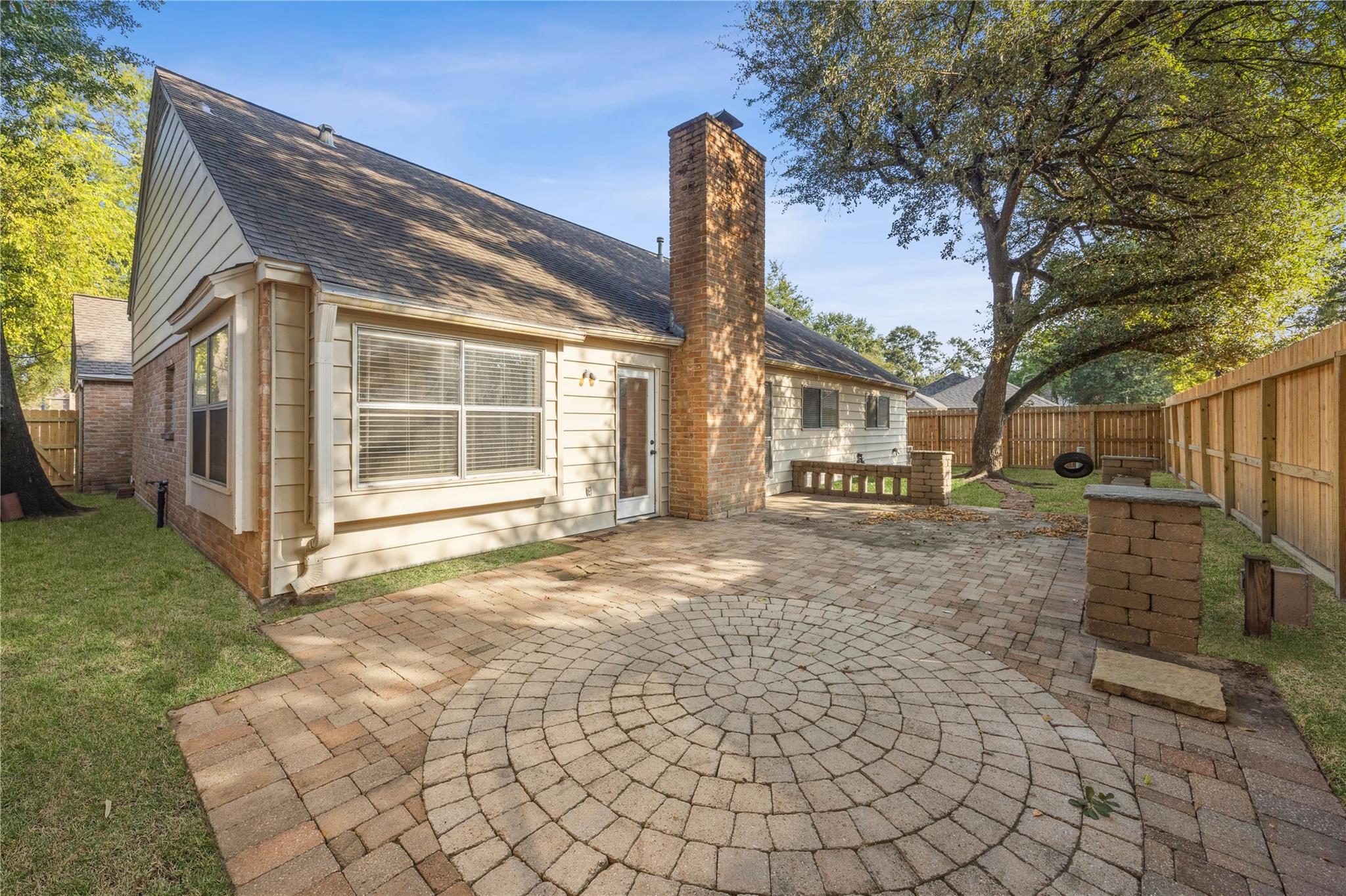 6611 Castle Lane Drive