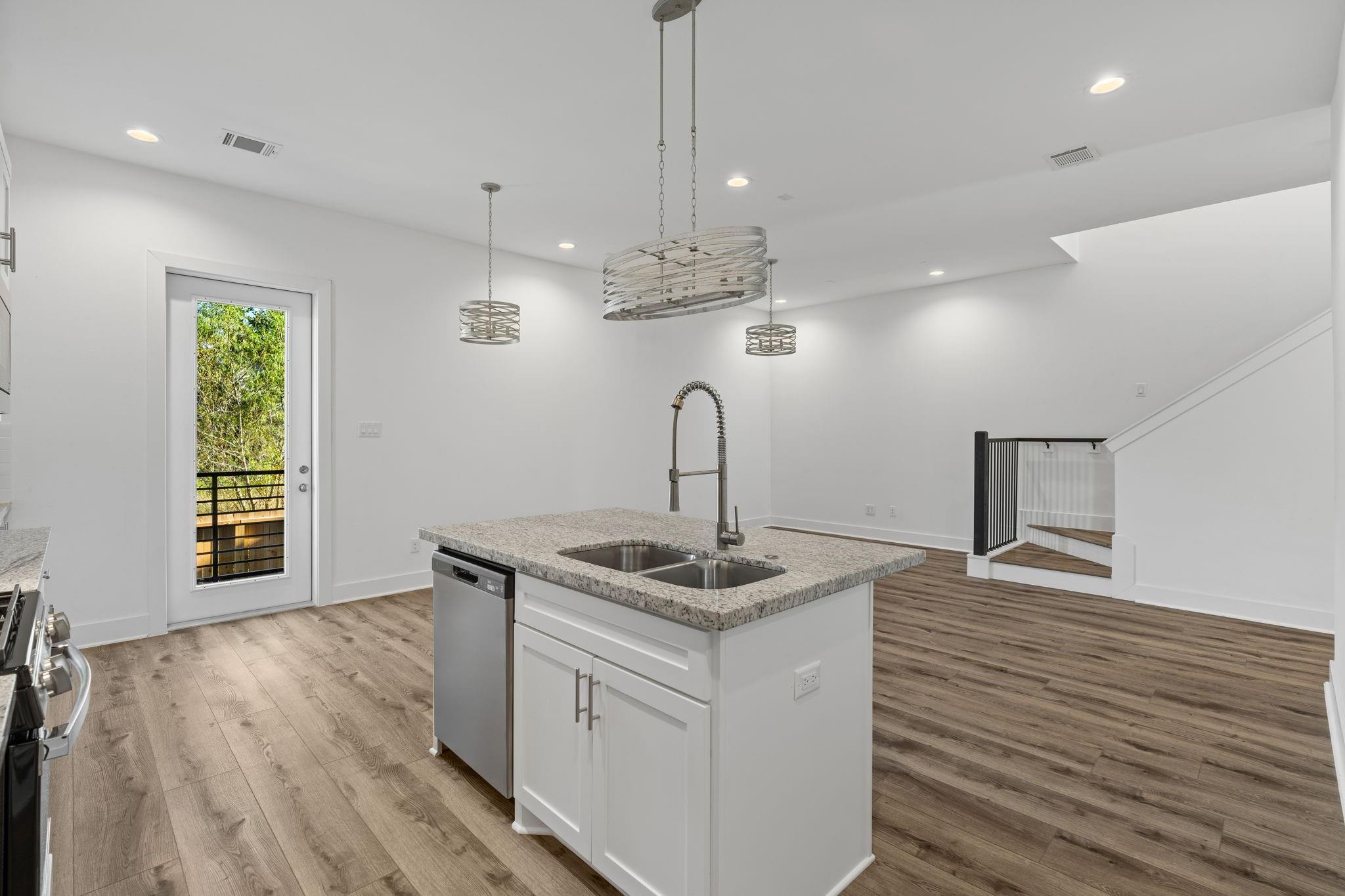 5608 Savyon Drive, Houston