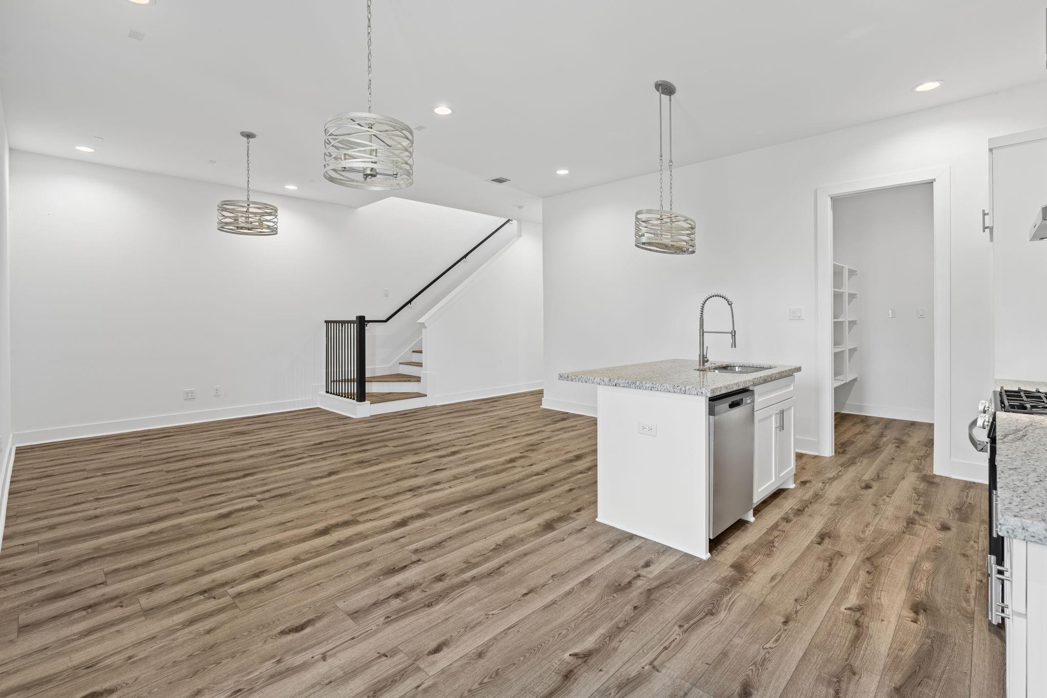 5608 Savyon Drive, Houston