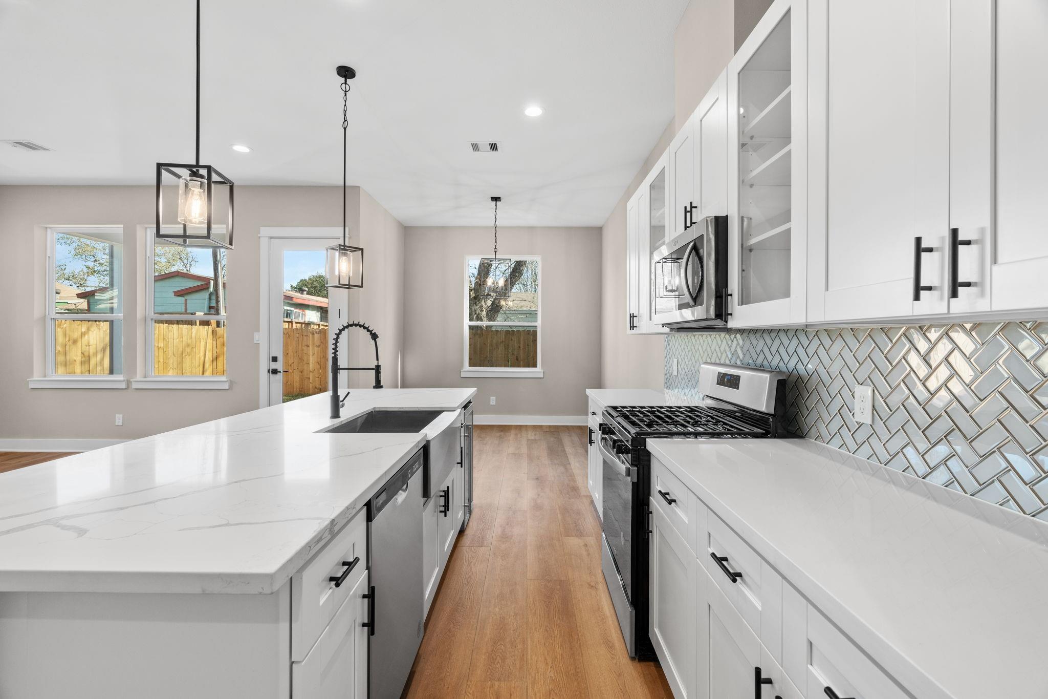 5825 Highland Sun Lane