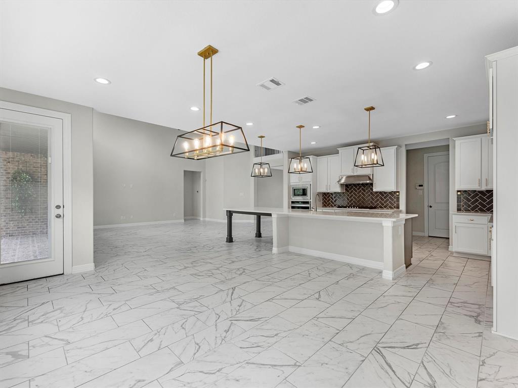 2107 Jitterbug Lane