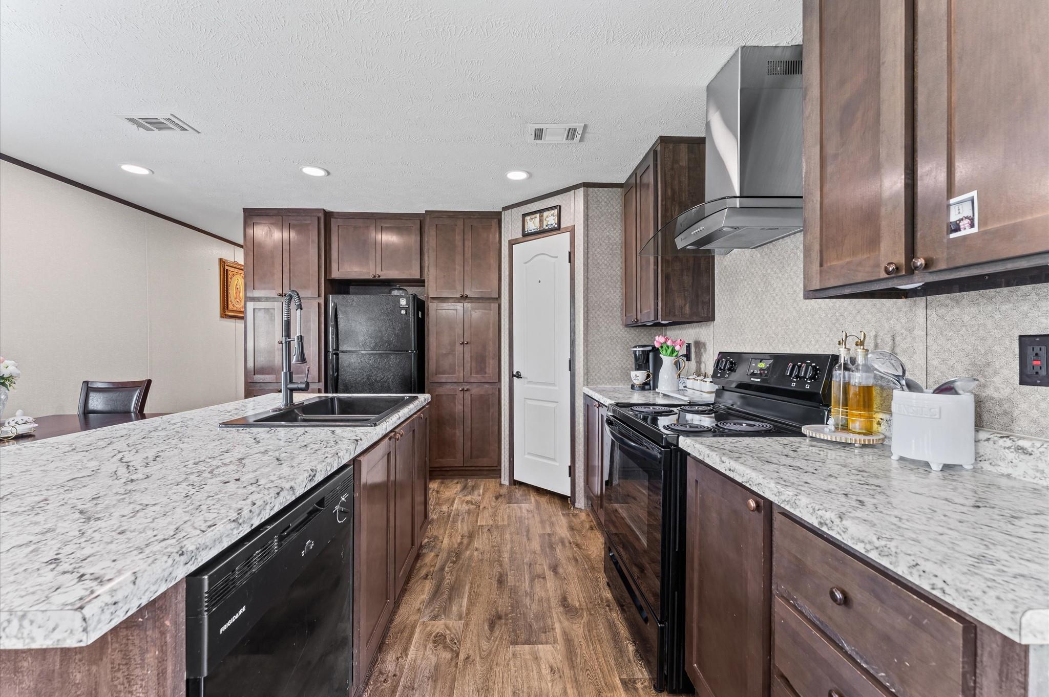 300 County Road 3554