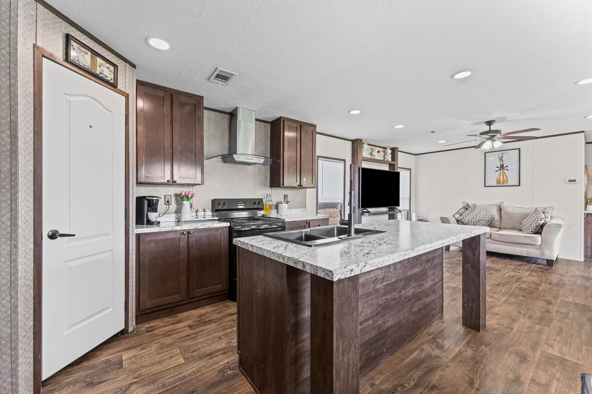 300 County Road 3554