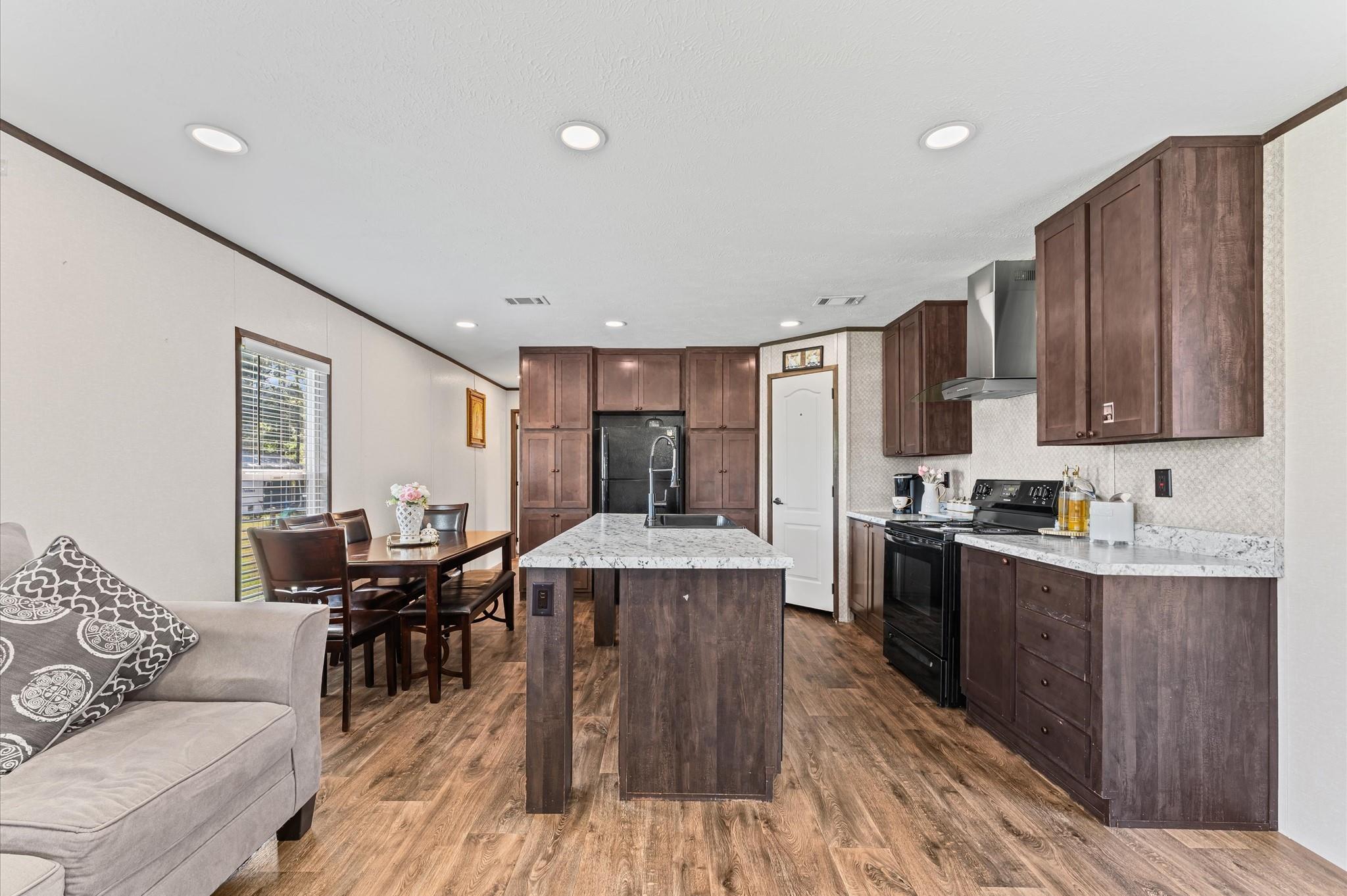 300 County Road 3554