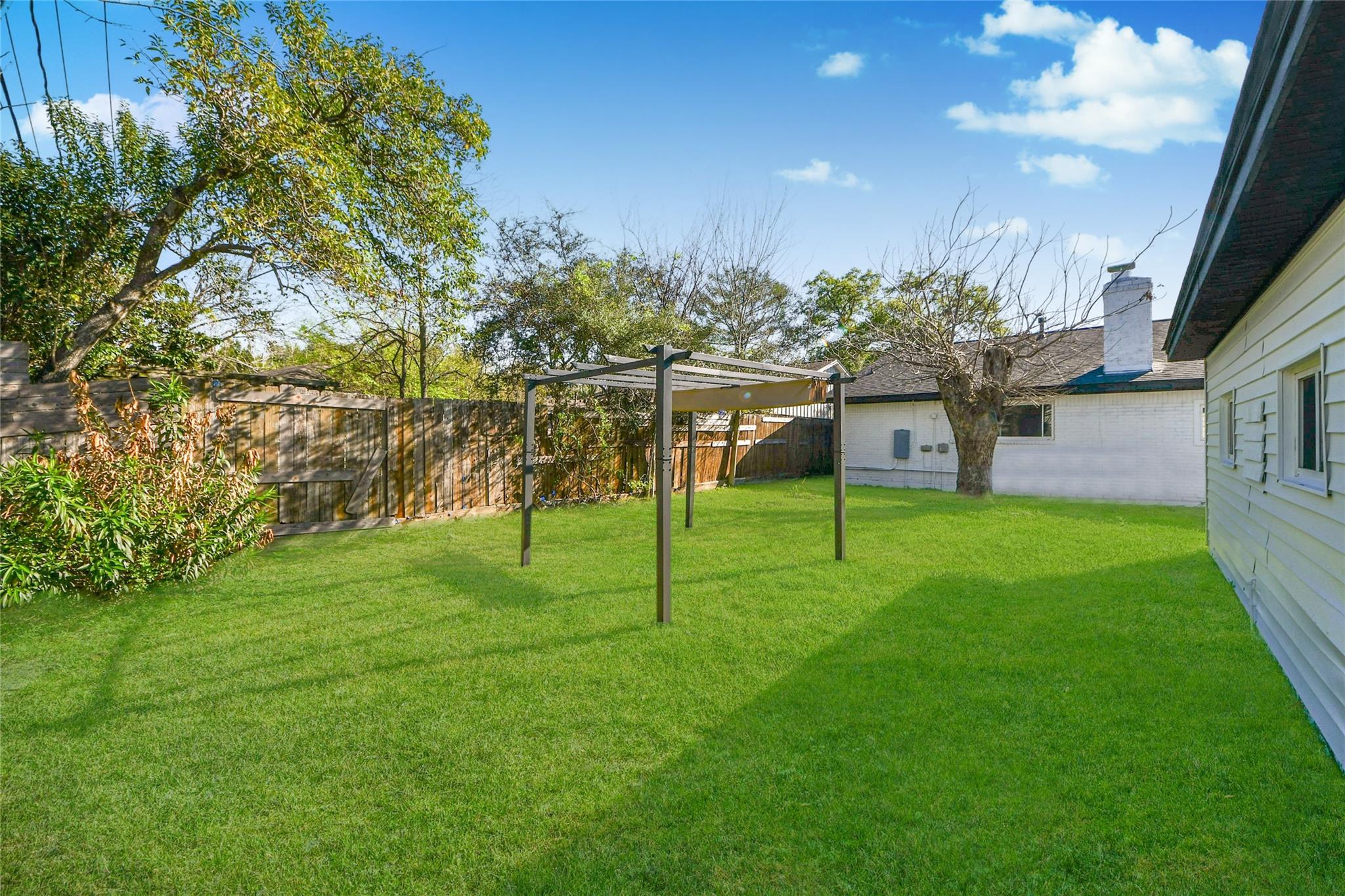 8114 Pella Drive