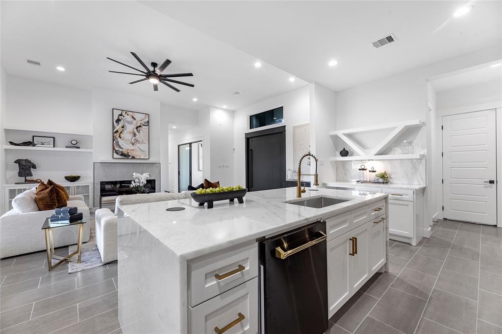 1143 Allie Lane