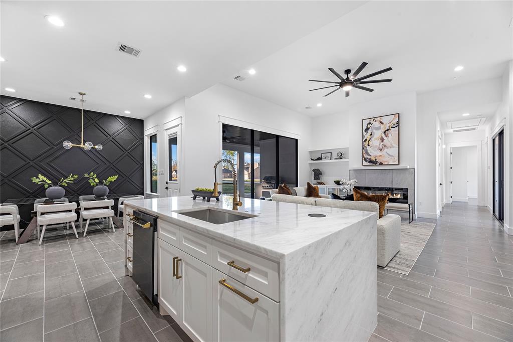 1143 Allie Lane