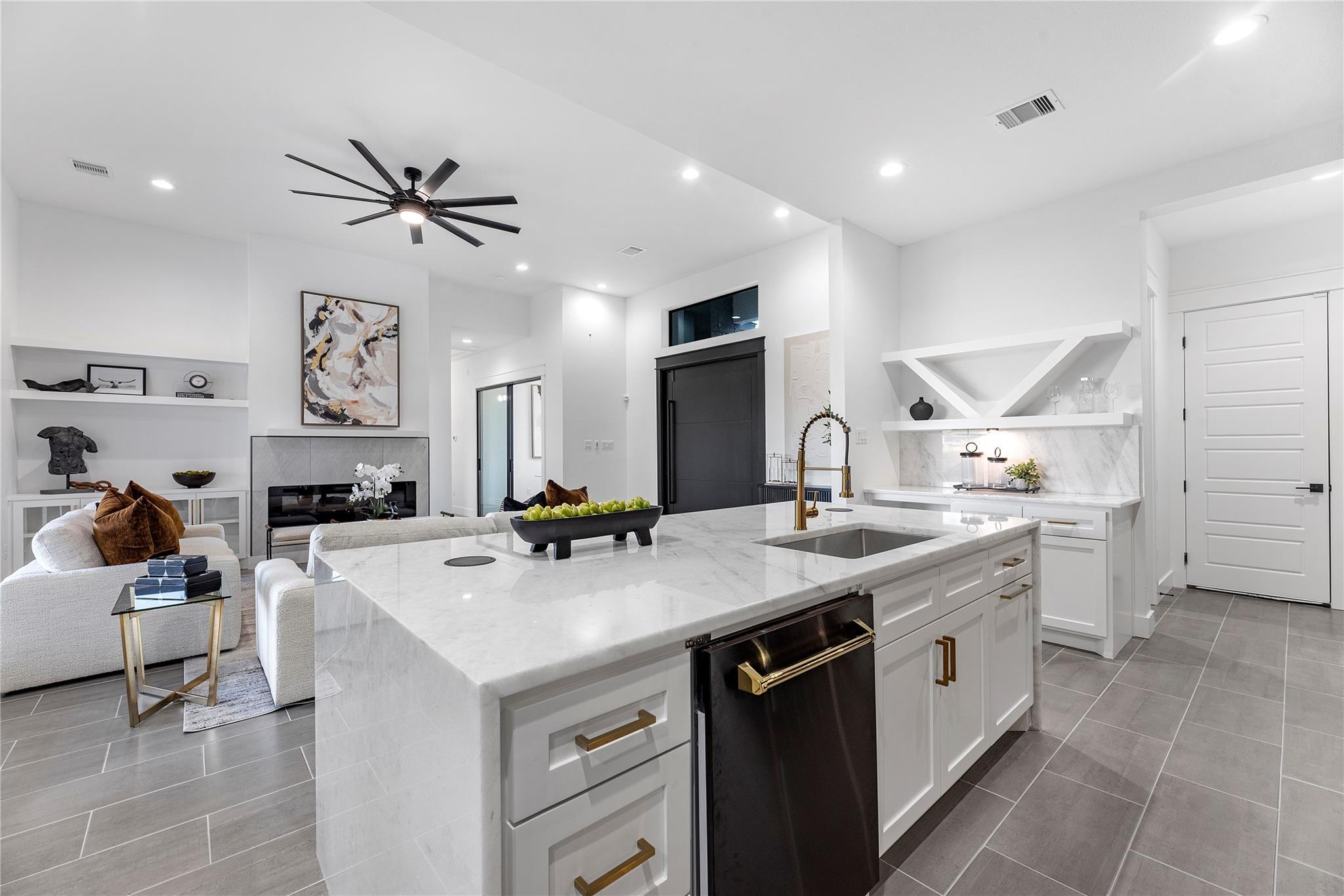 1143 Allie Lane