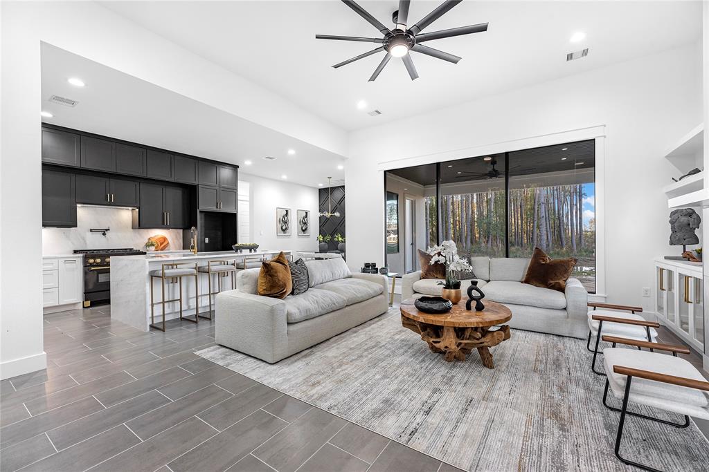 1143 Allie Lane