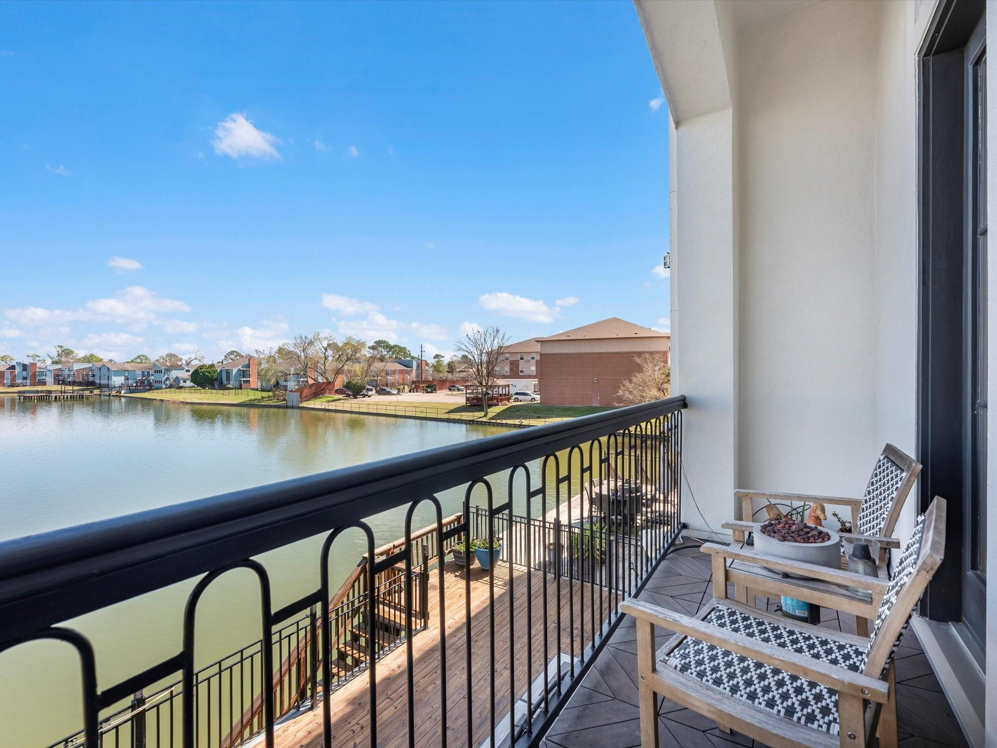 2110 Lakeshore Edge Drive