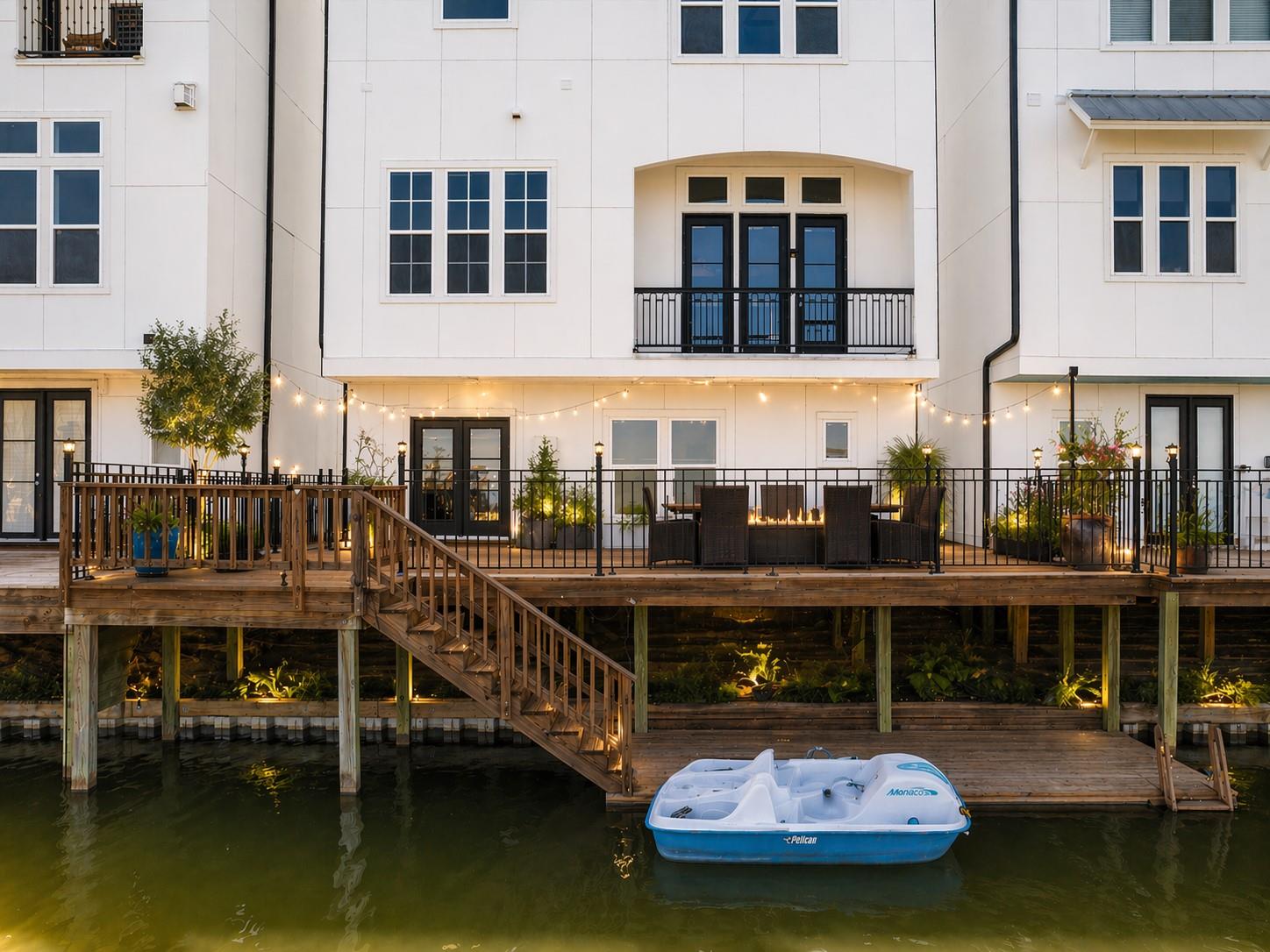 2110 Lakeshore Edge Drive