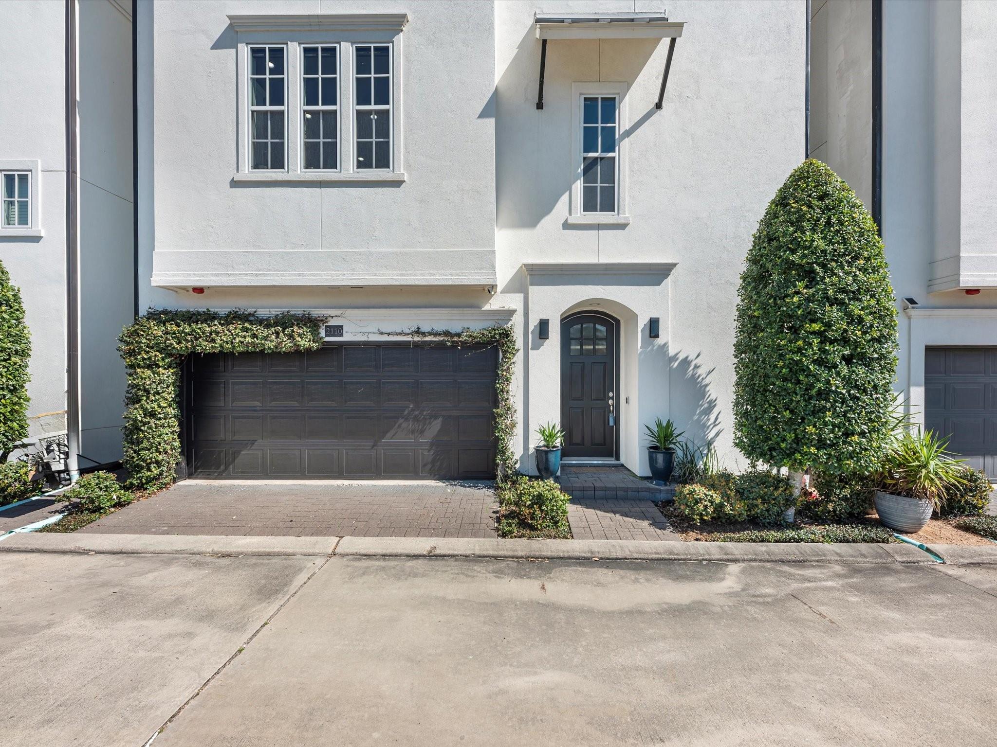 2110 Lakeshore Edge Drive