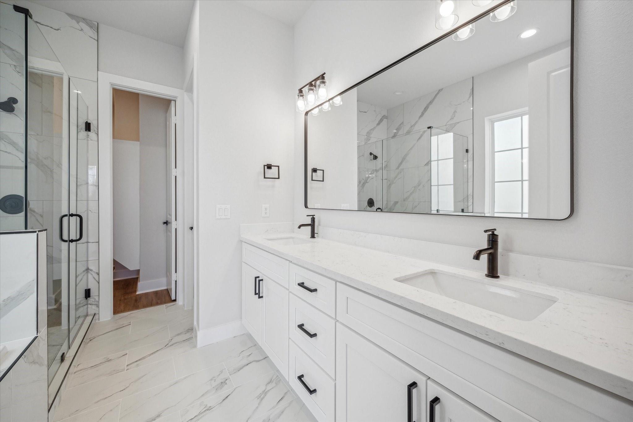 1035 W 17th St Street