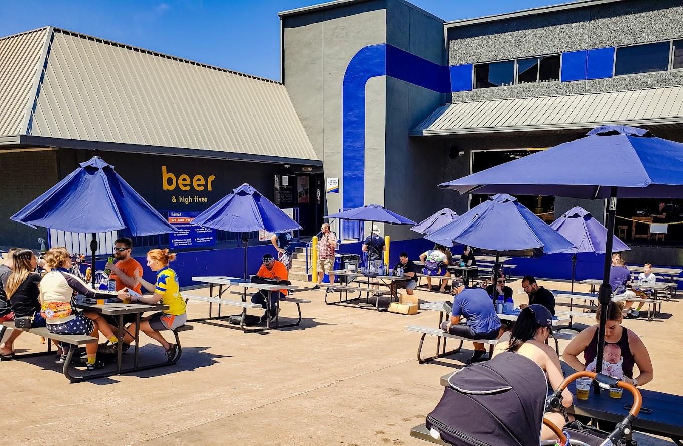 1035 W 17th St Street