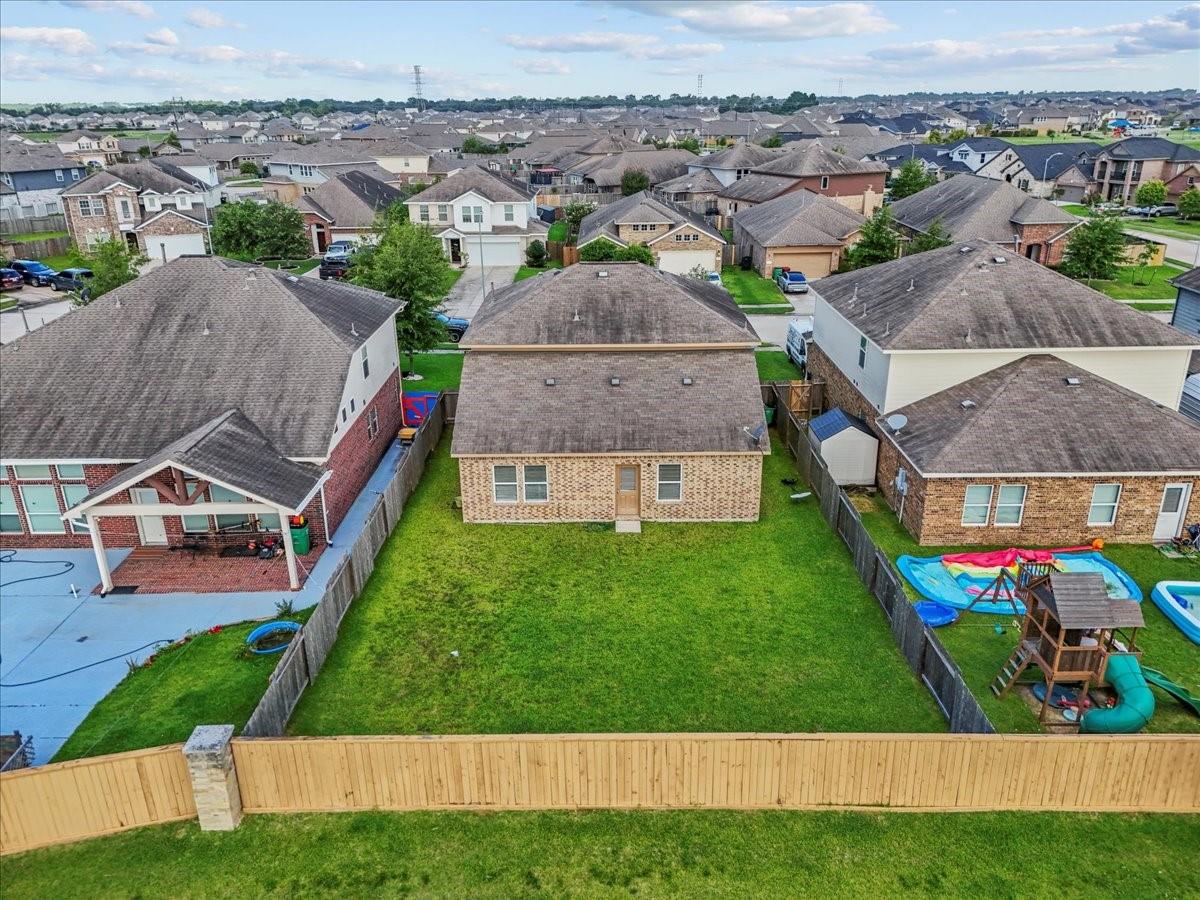 8518 Starling Court, Baytown