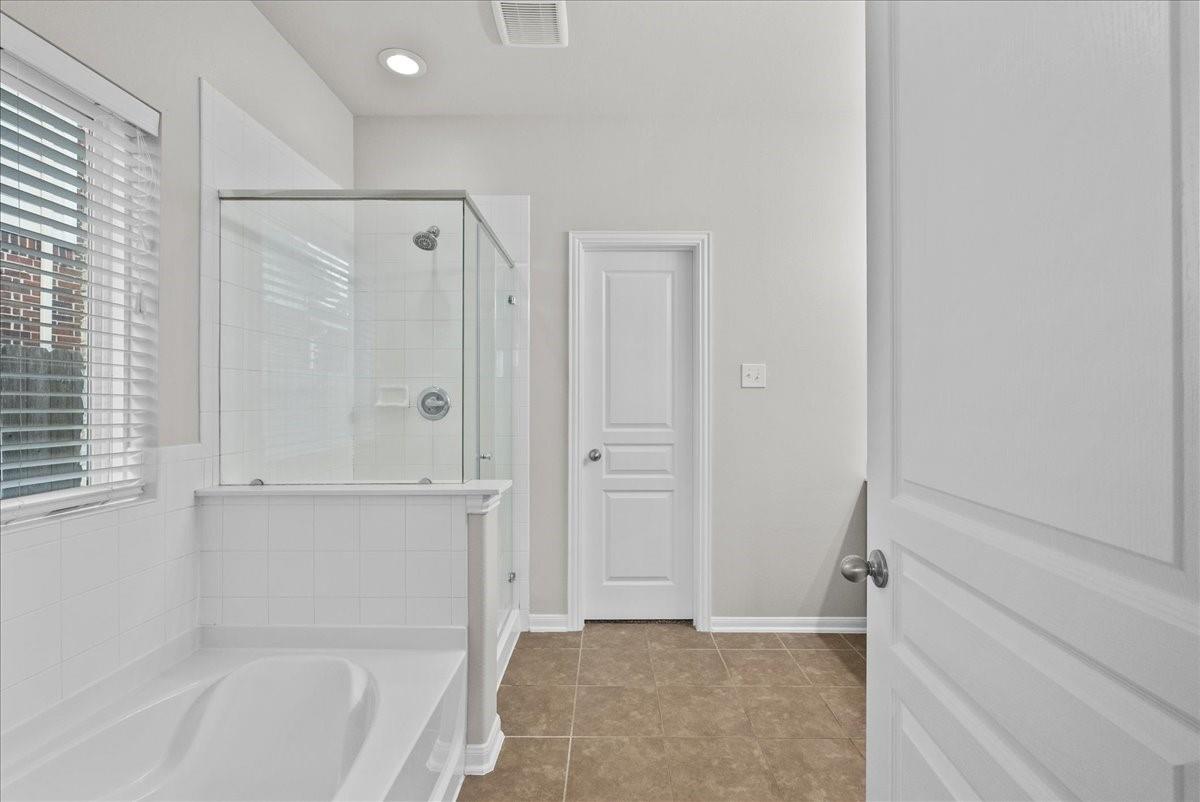 8518 Starling Court, Baytown