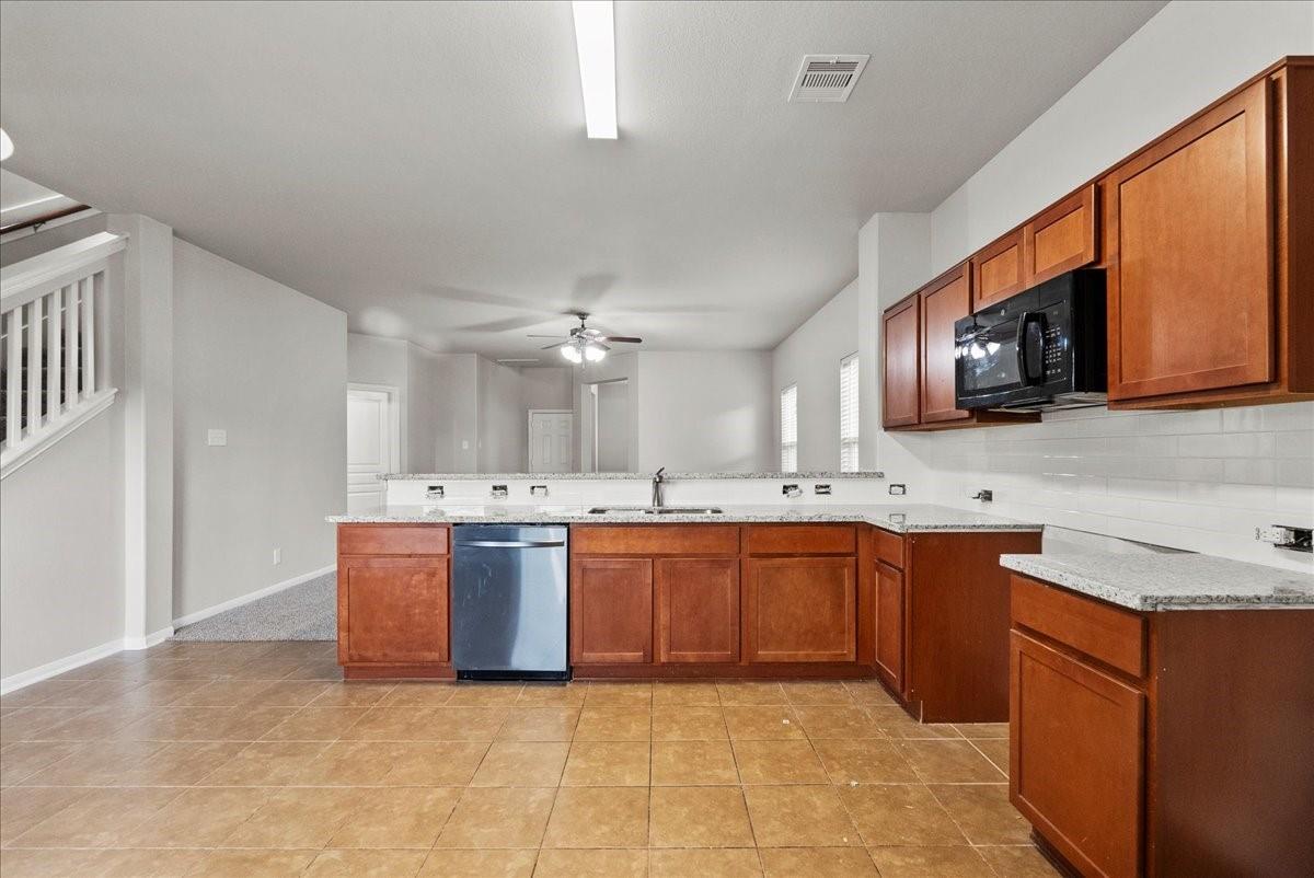 8518 Starling Court, Baytown