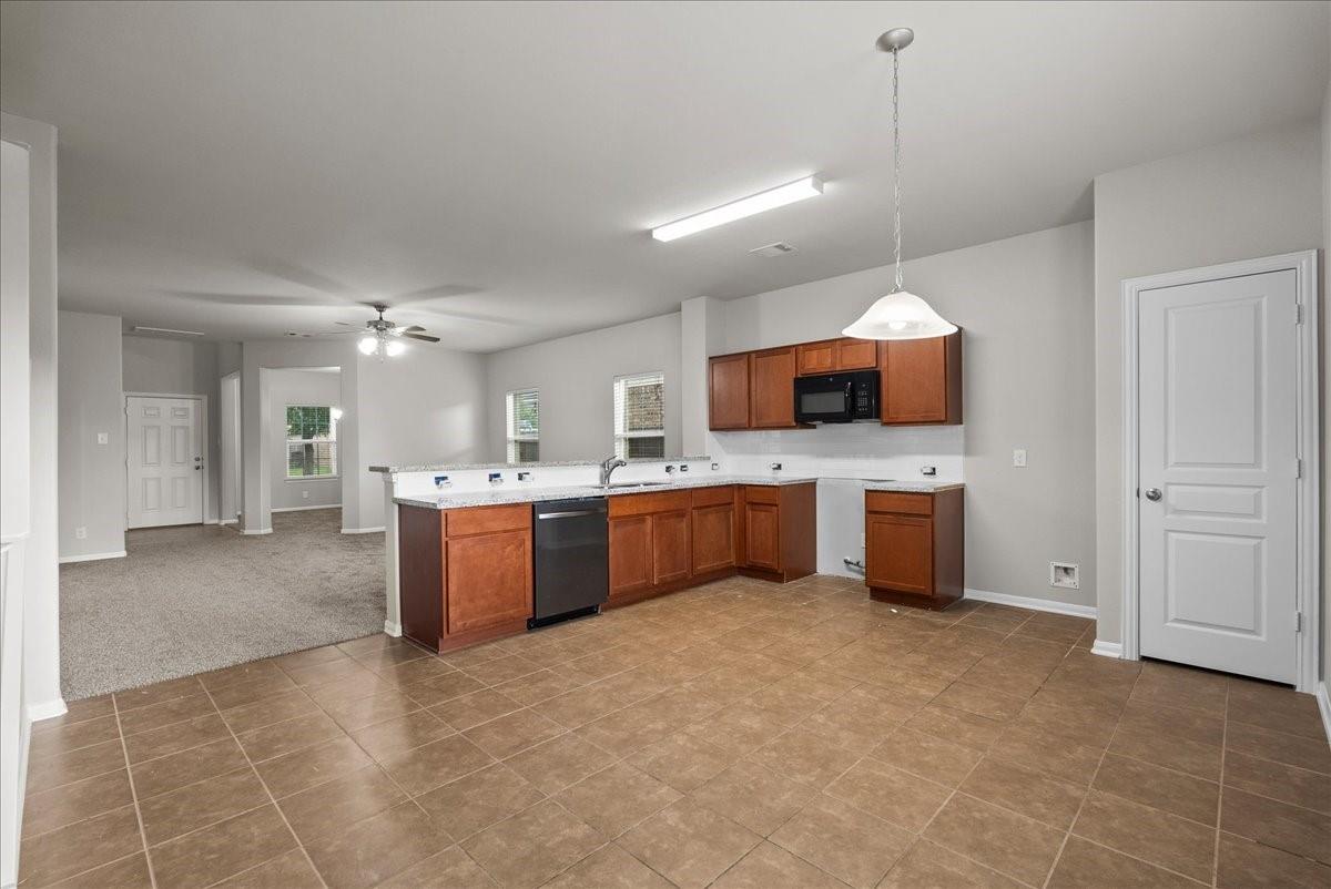 8518 Starling Court, Baytown