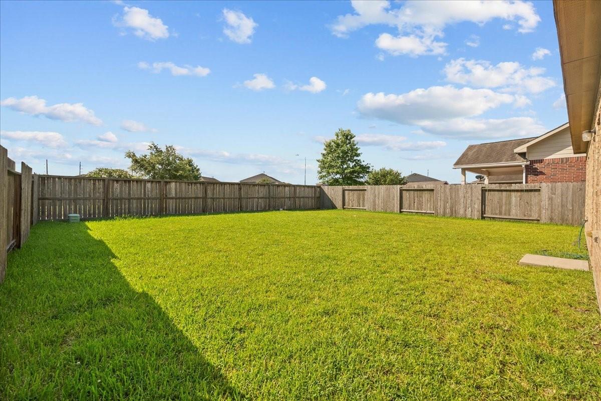 8518 Starling Court, Baytown