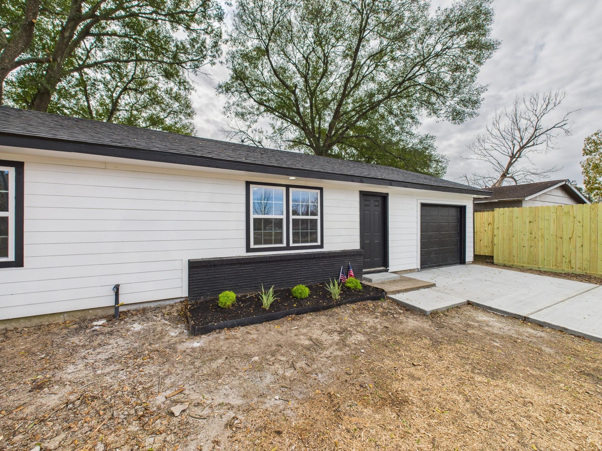 6206 Bellfort Street