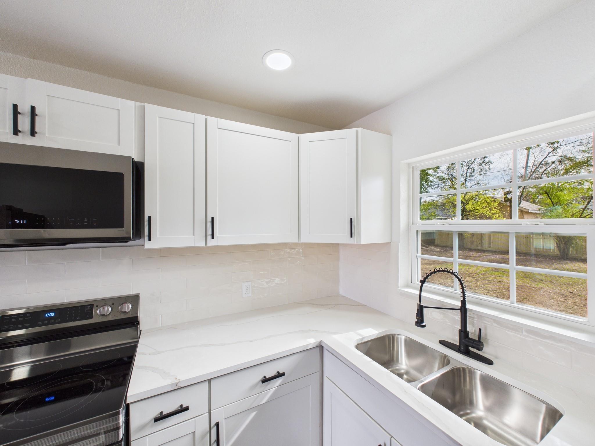 6206 Bellfort Street