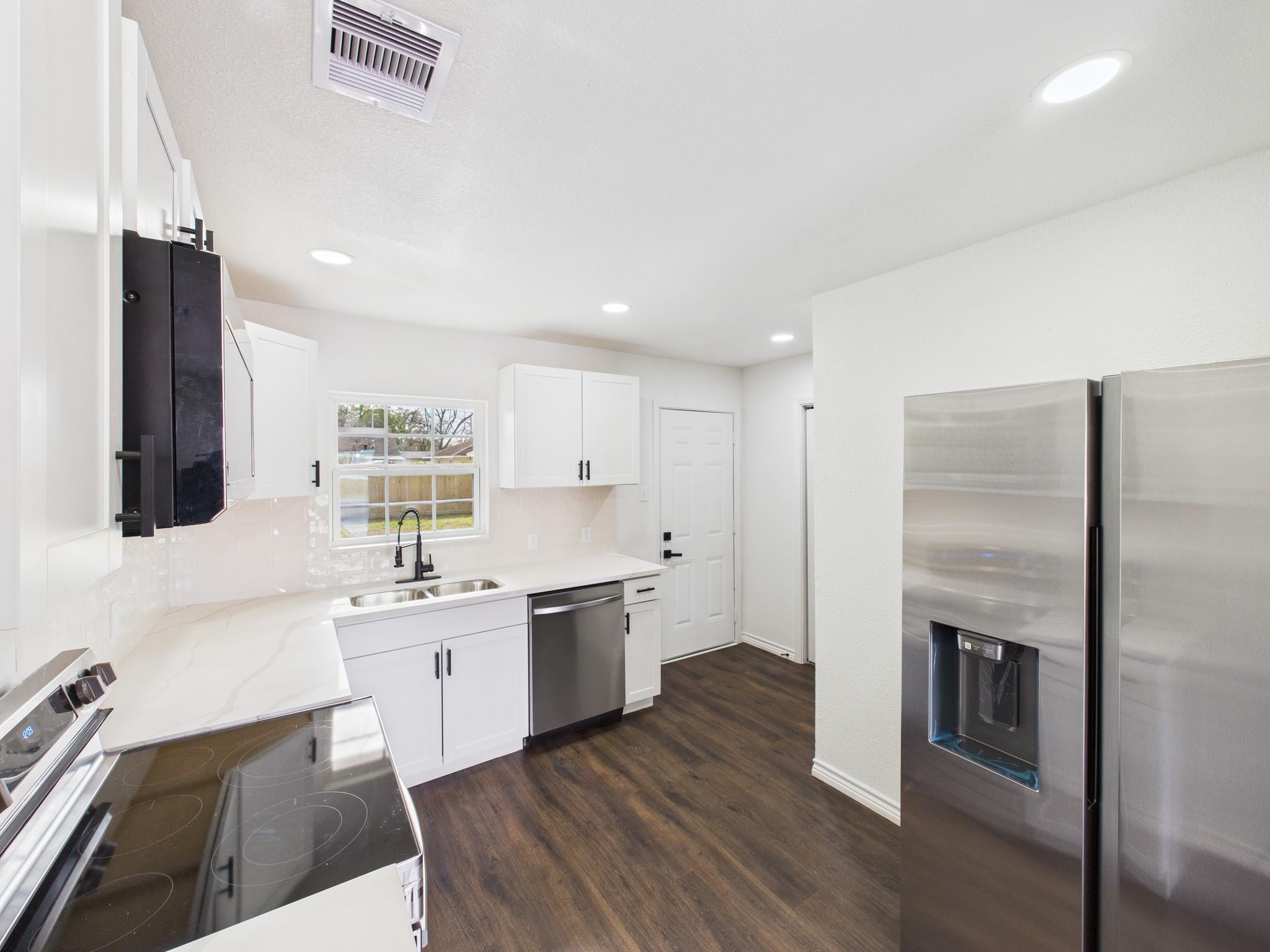 6206 Bellfort Street