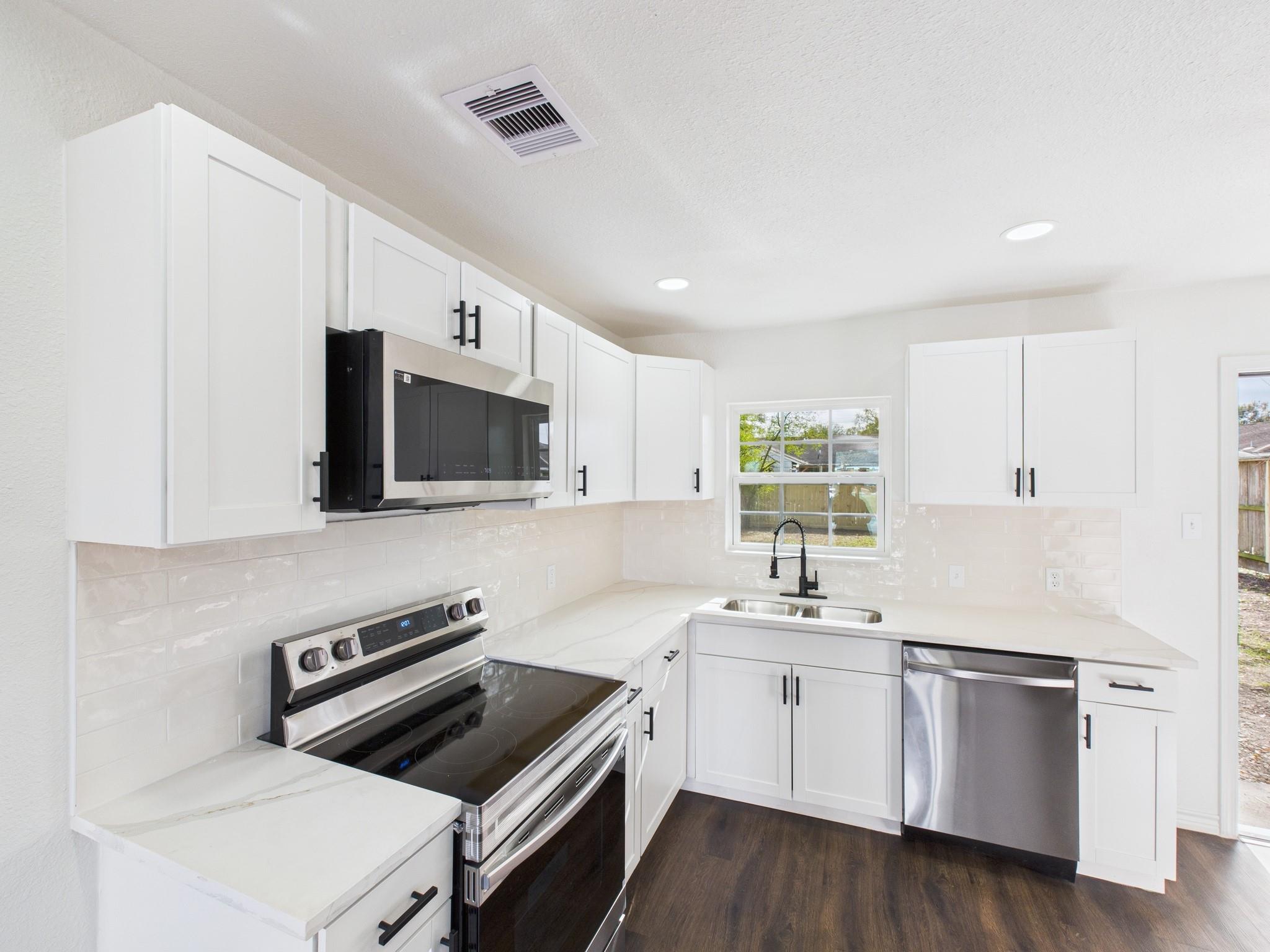 6206 Bellfort Street