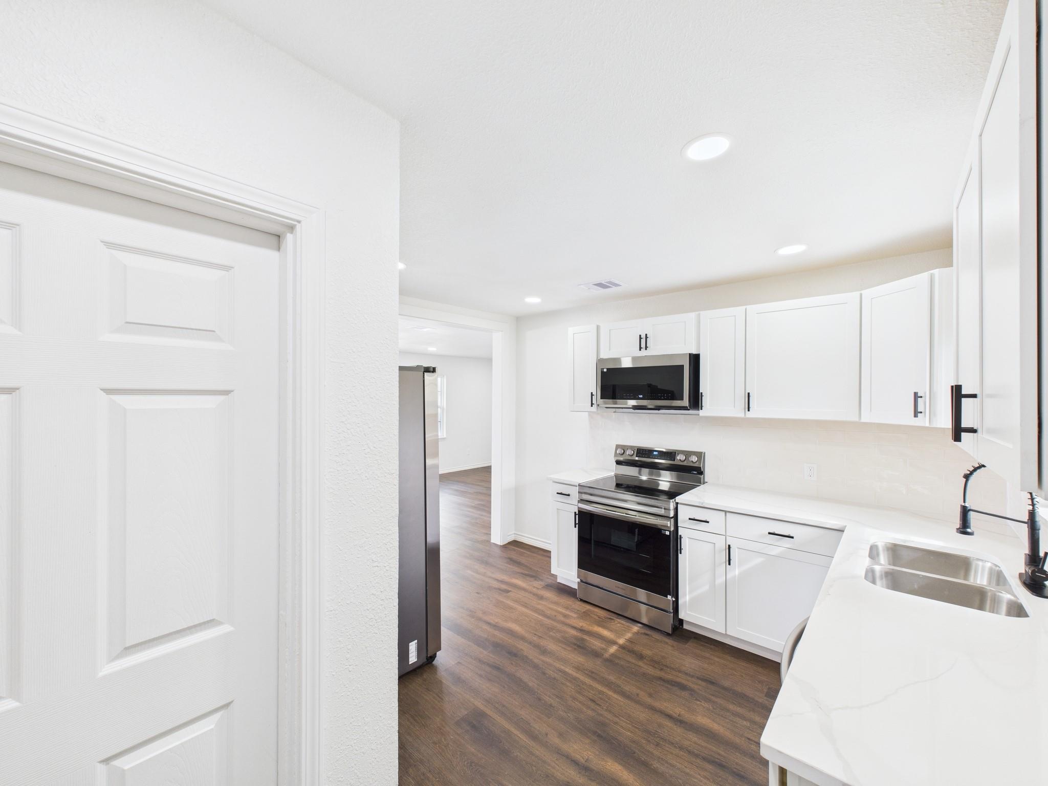 6206 Bellfort Street