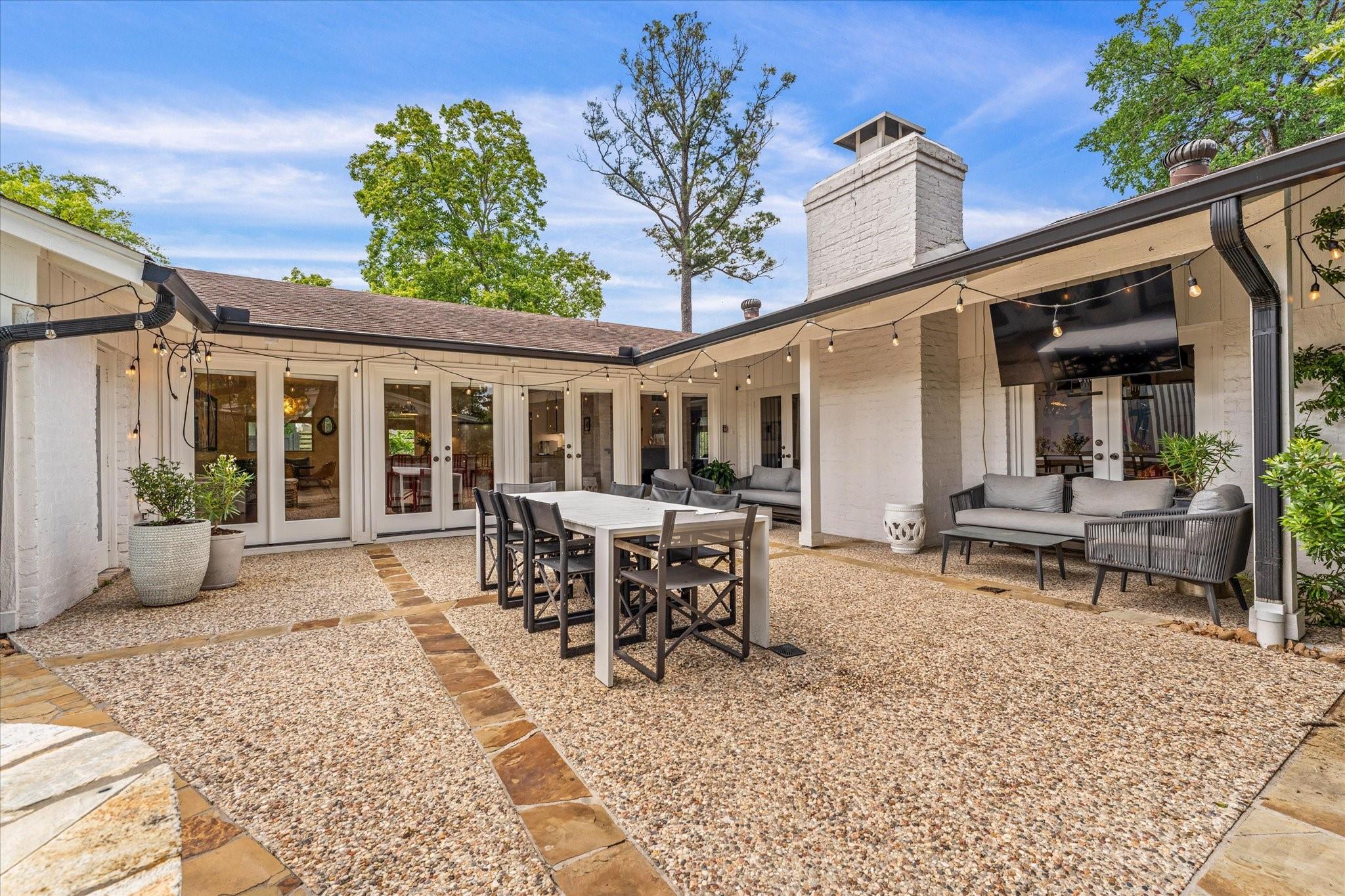 7915 Del Monte Drive