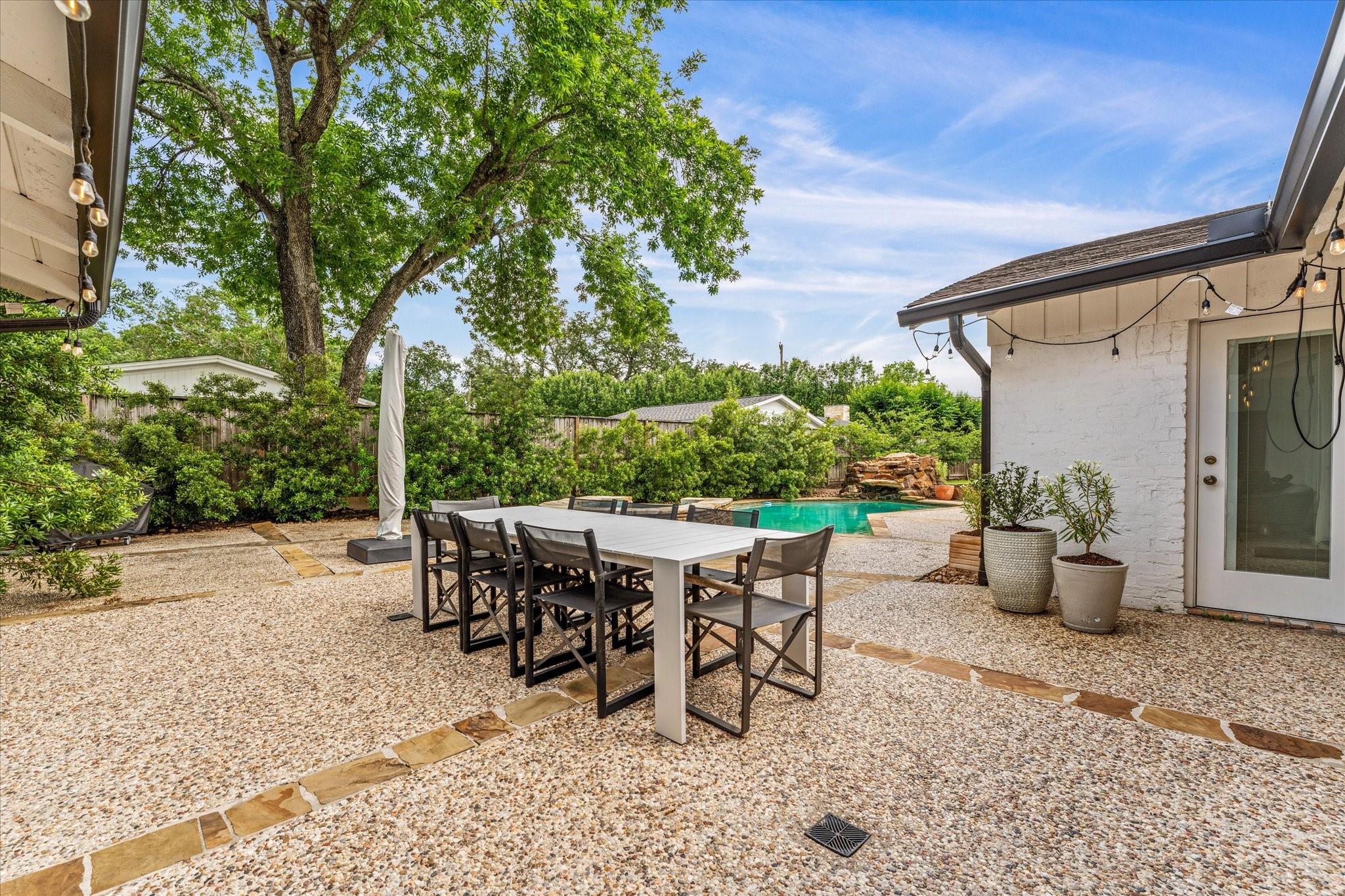 7915 Del Monte Drive