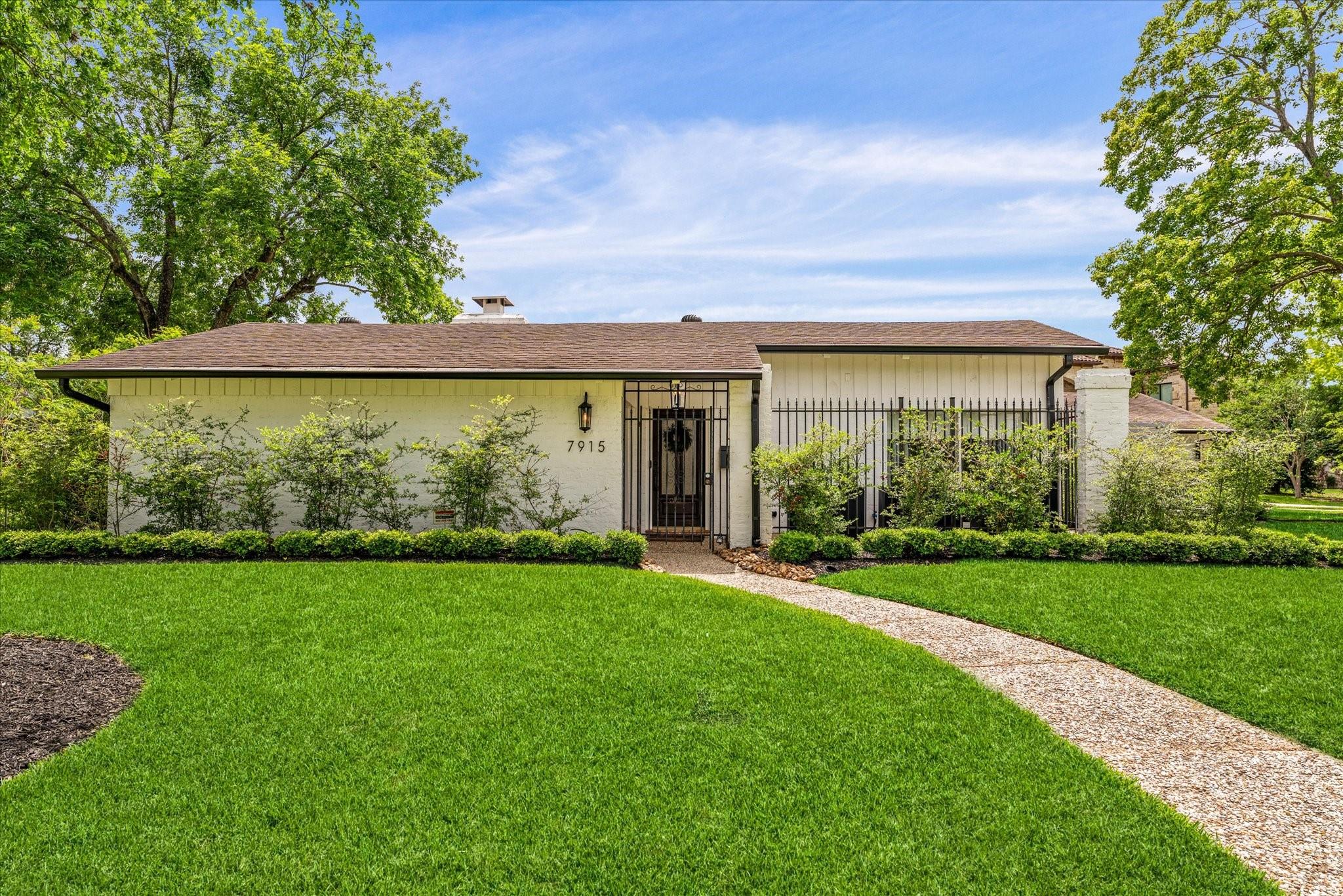 7915 Del Monte Drive
