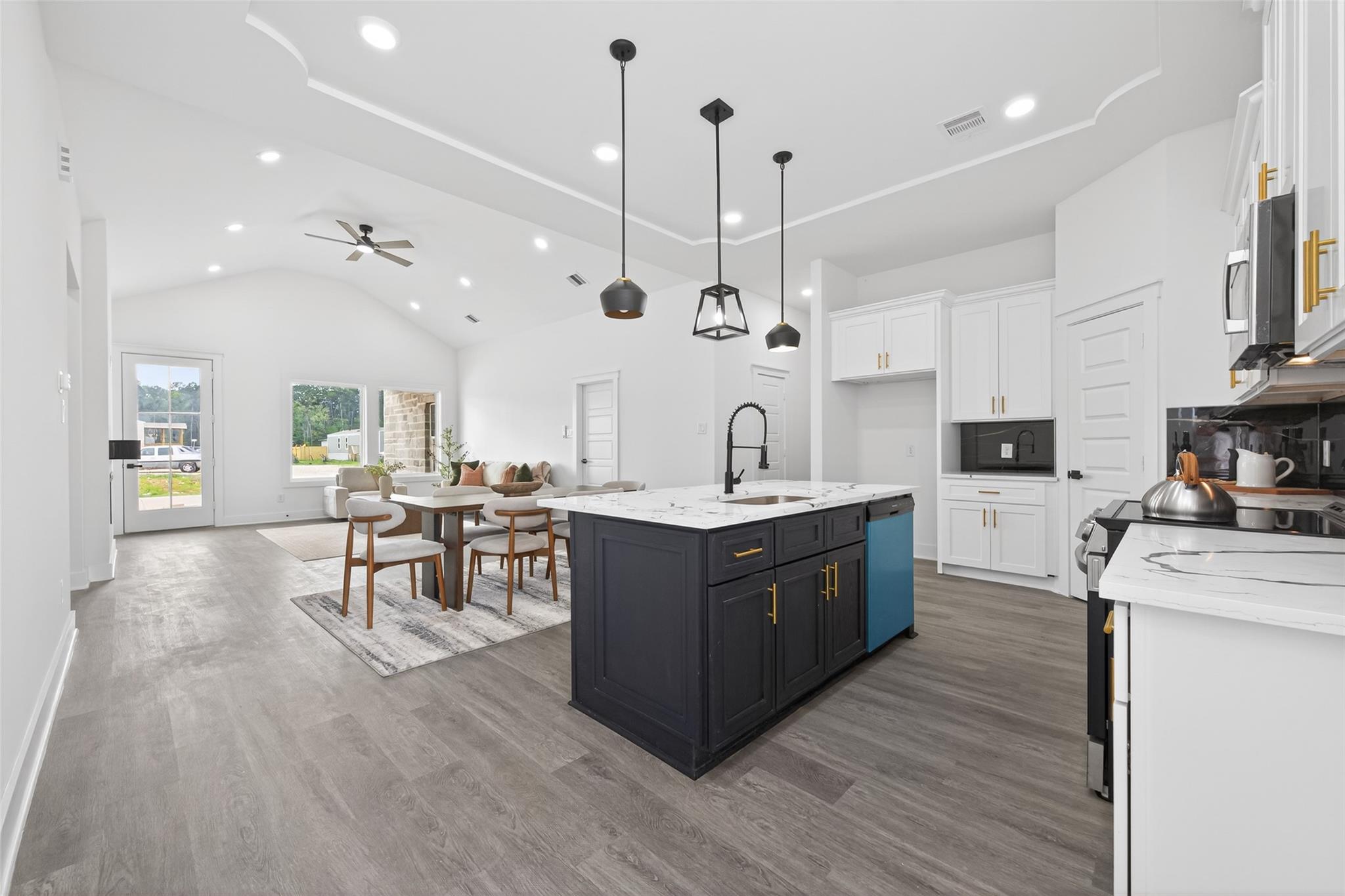 1129 Long Leaf Pine Street