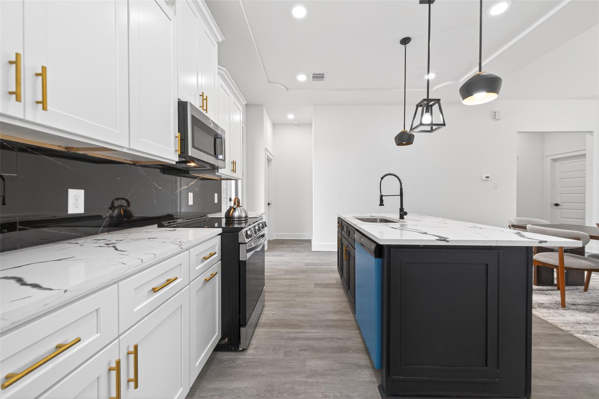 1129 Long Leaf Pine Street