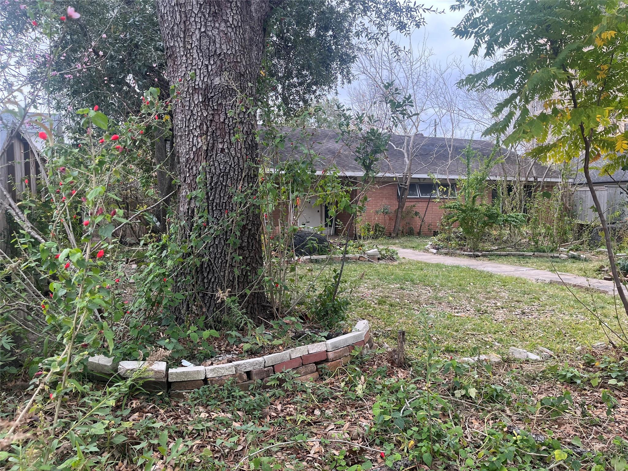 5439 Del Monte Drive