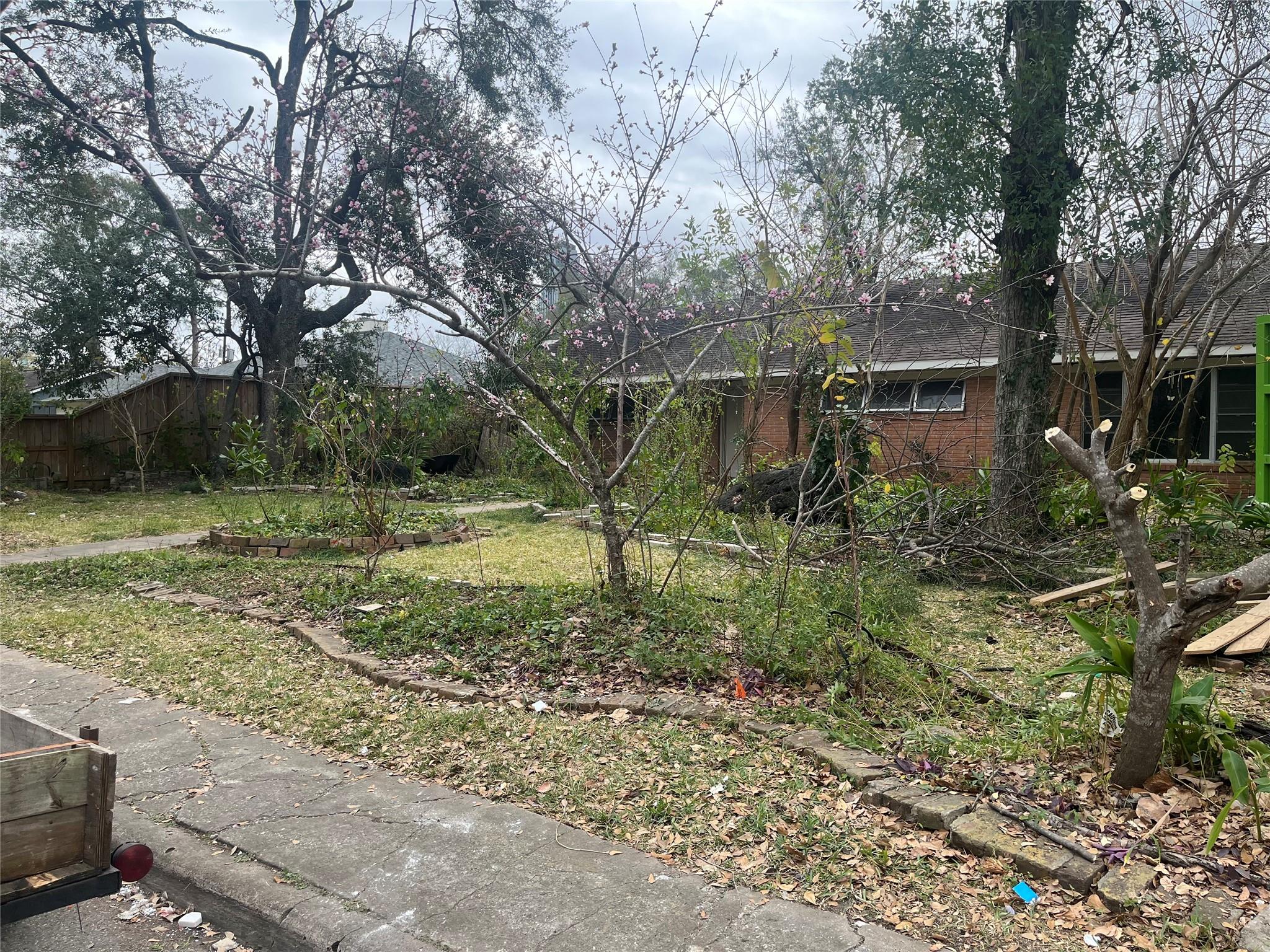 5439 Del Monte Drive