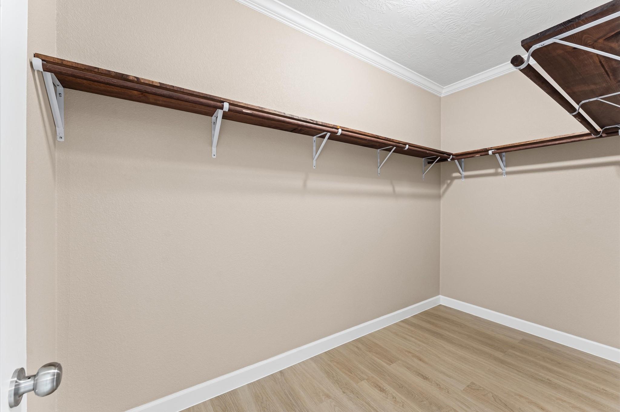 1207 Peter Pine Street