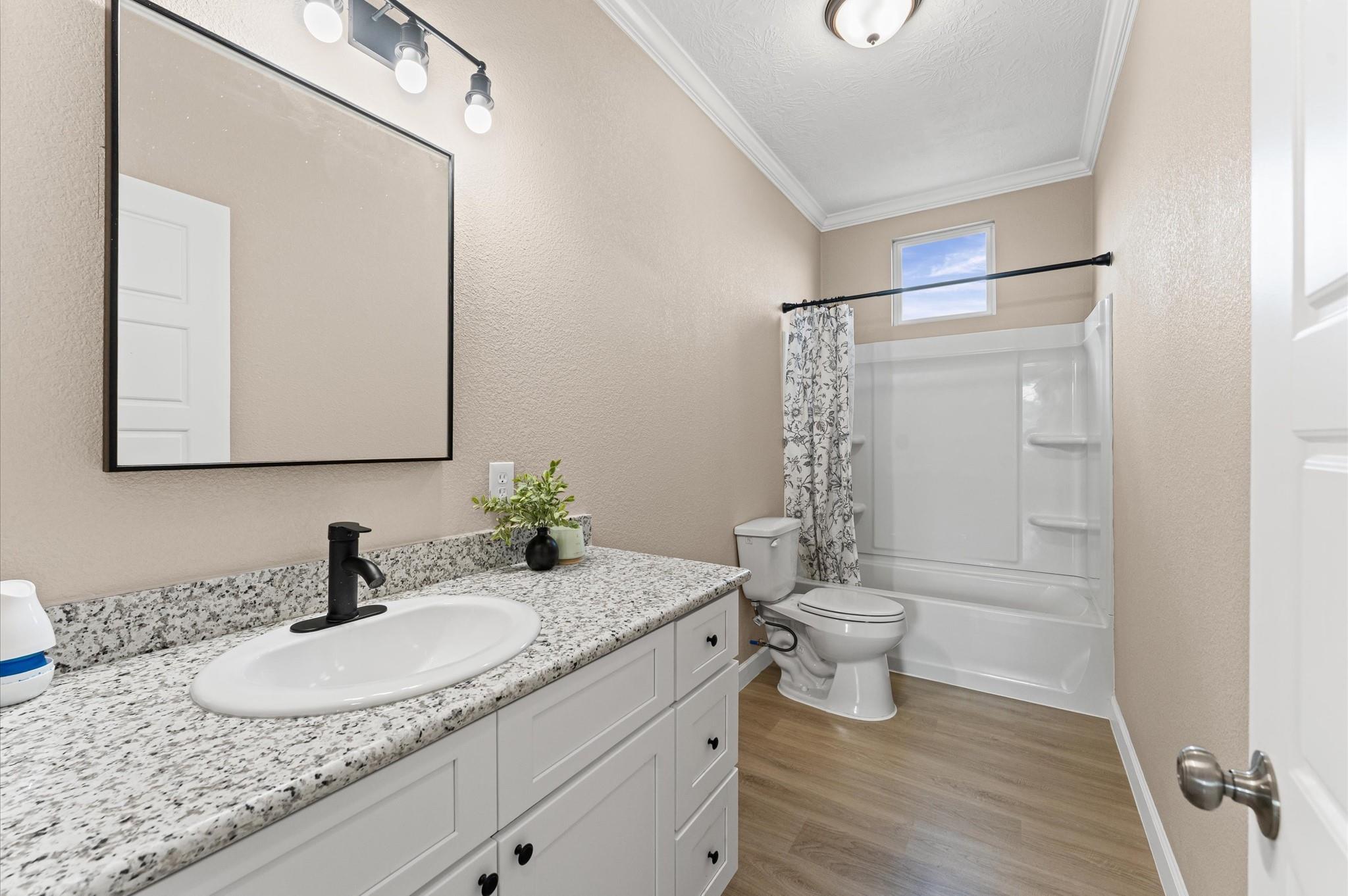 1207 Peter Pine Street