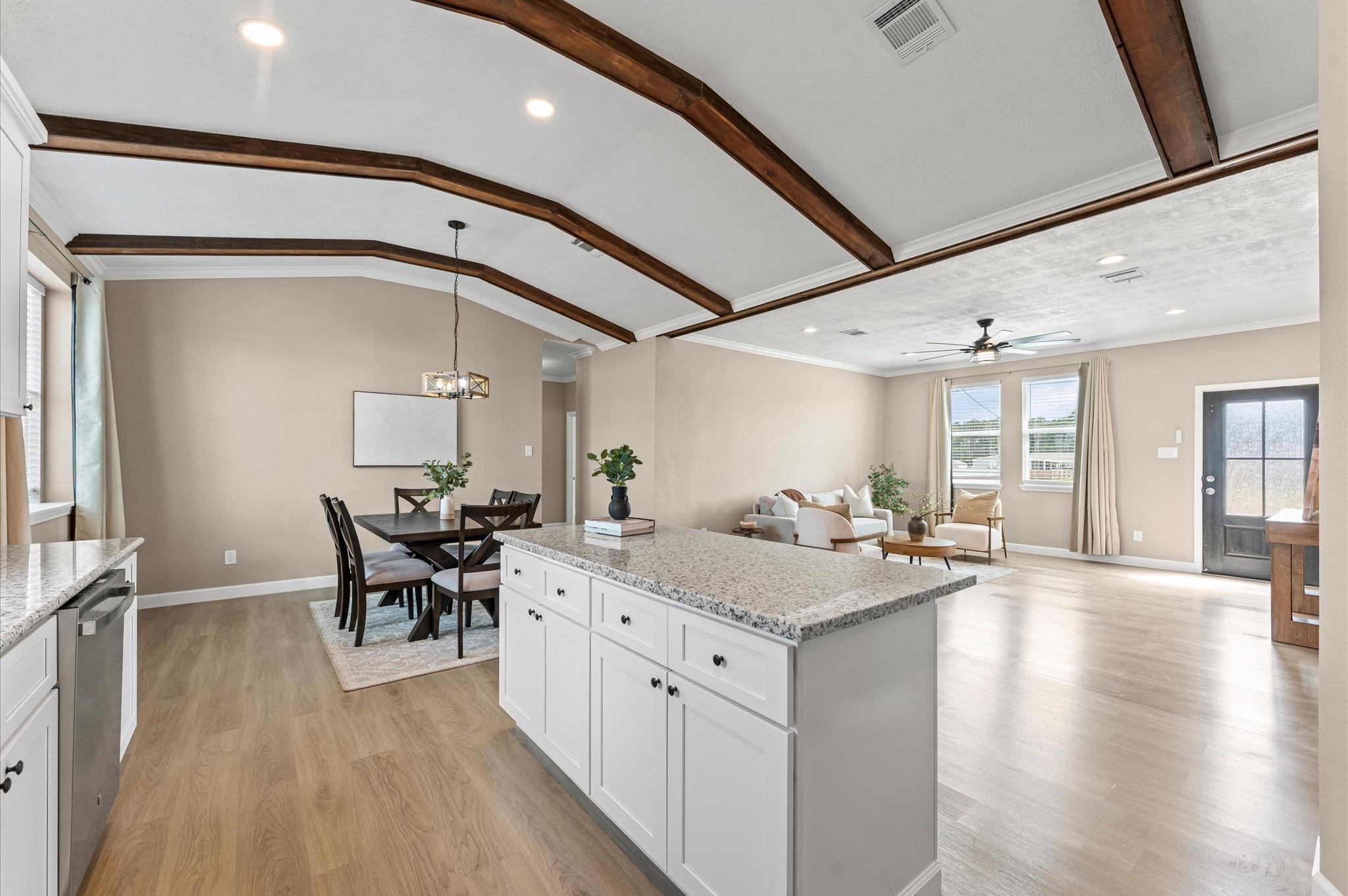 1207 Peter Pine Street