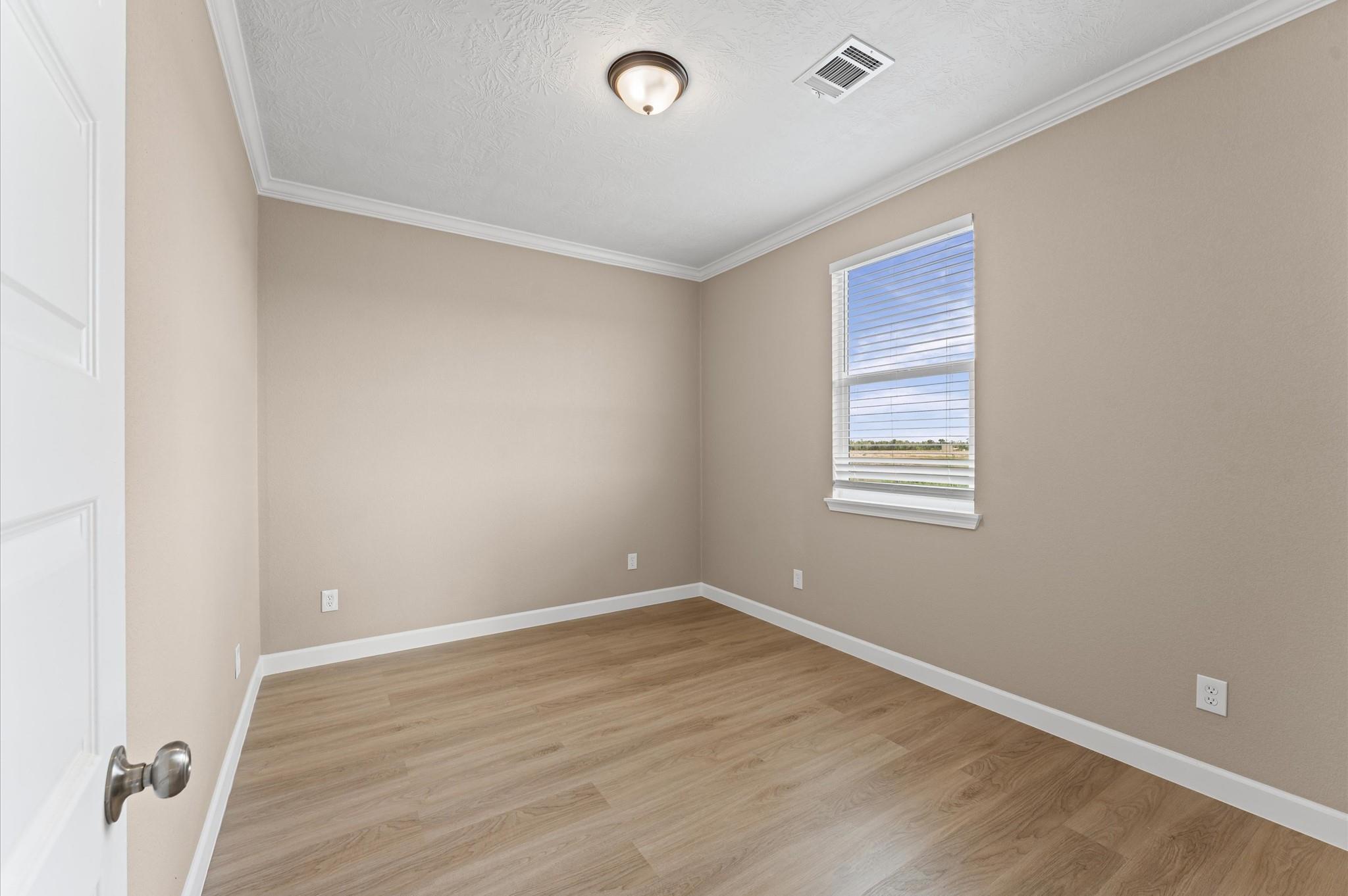 1207 Peter Pine Street