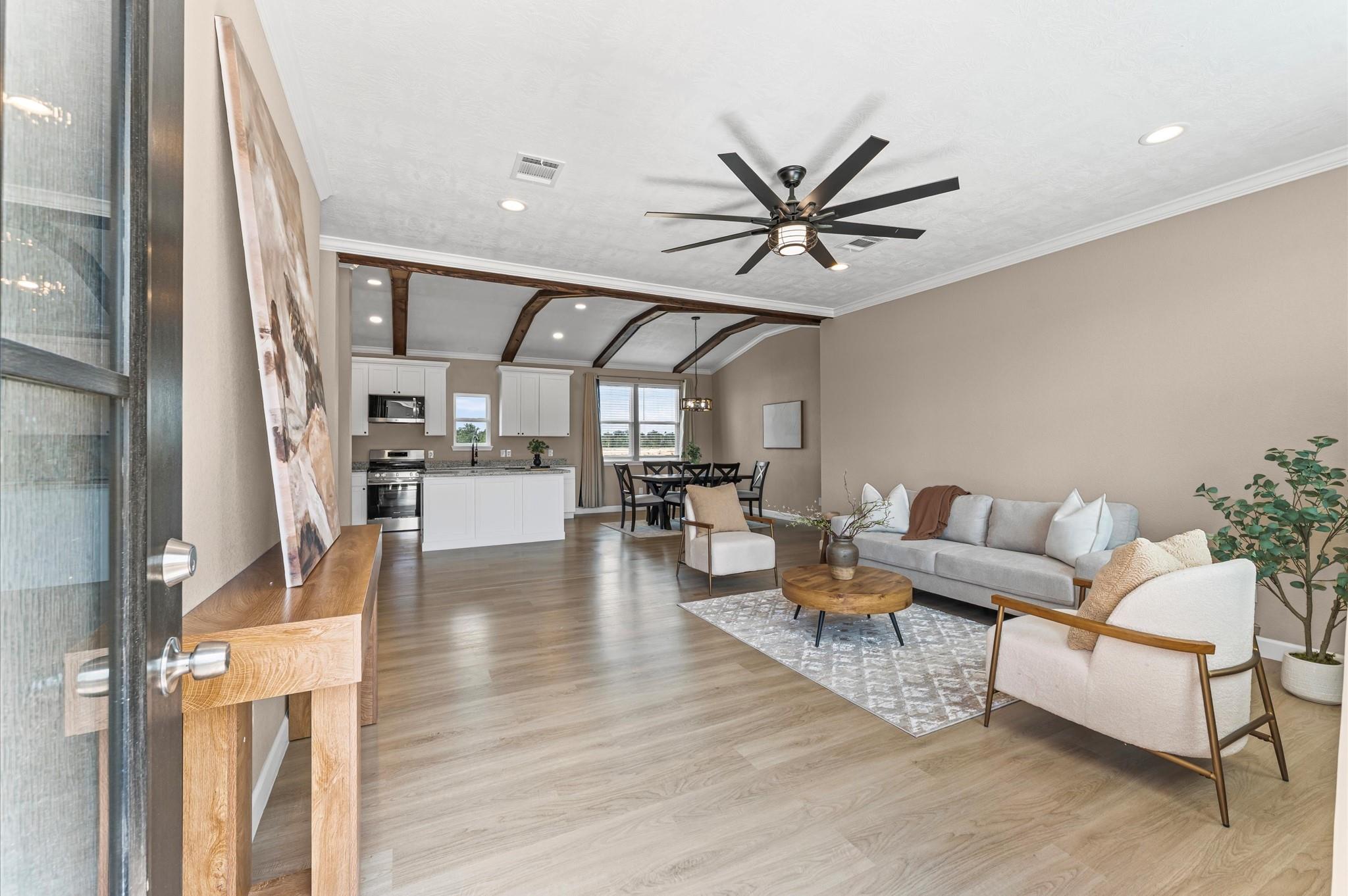 1207 Peter Pine Street